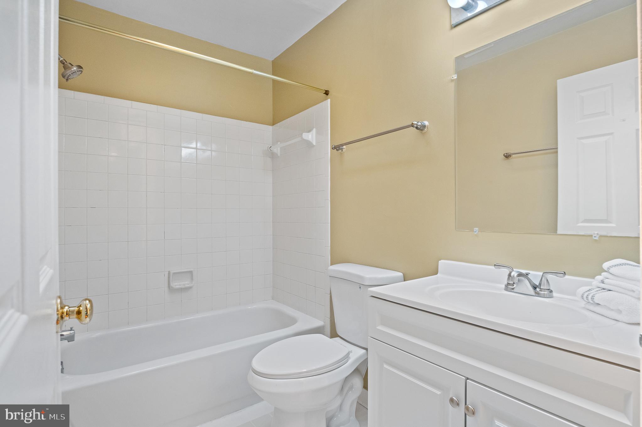 MIDDLEBRIDGE - Residential