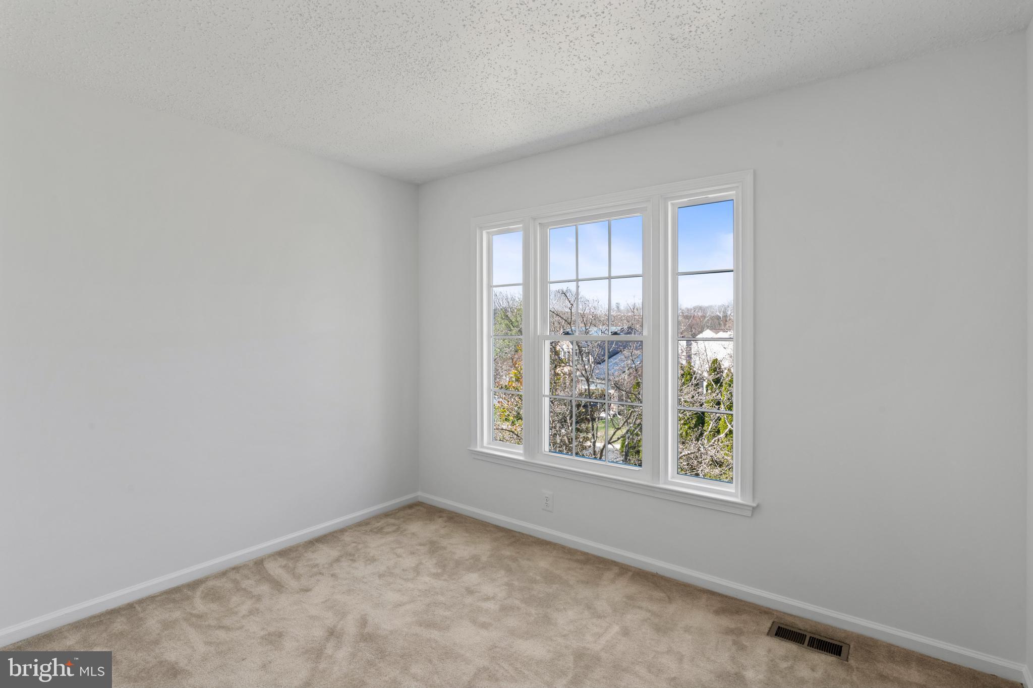 MIDDLEBRIDGE - Residential