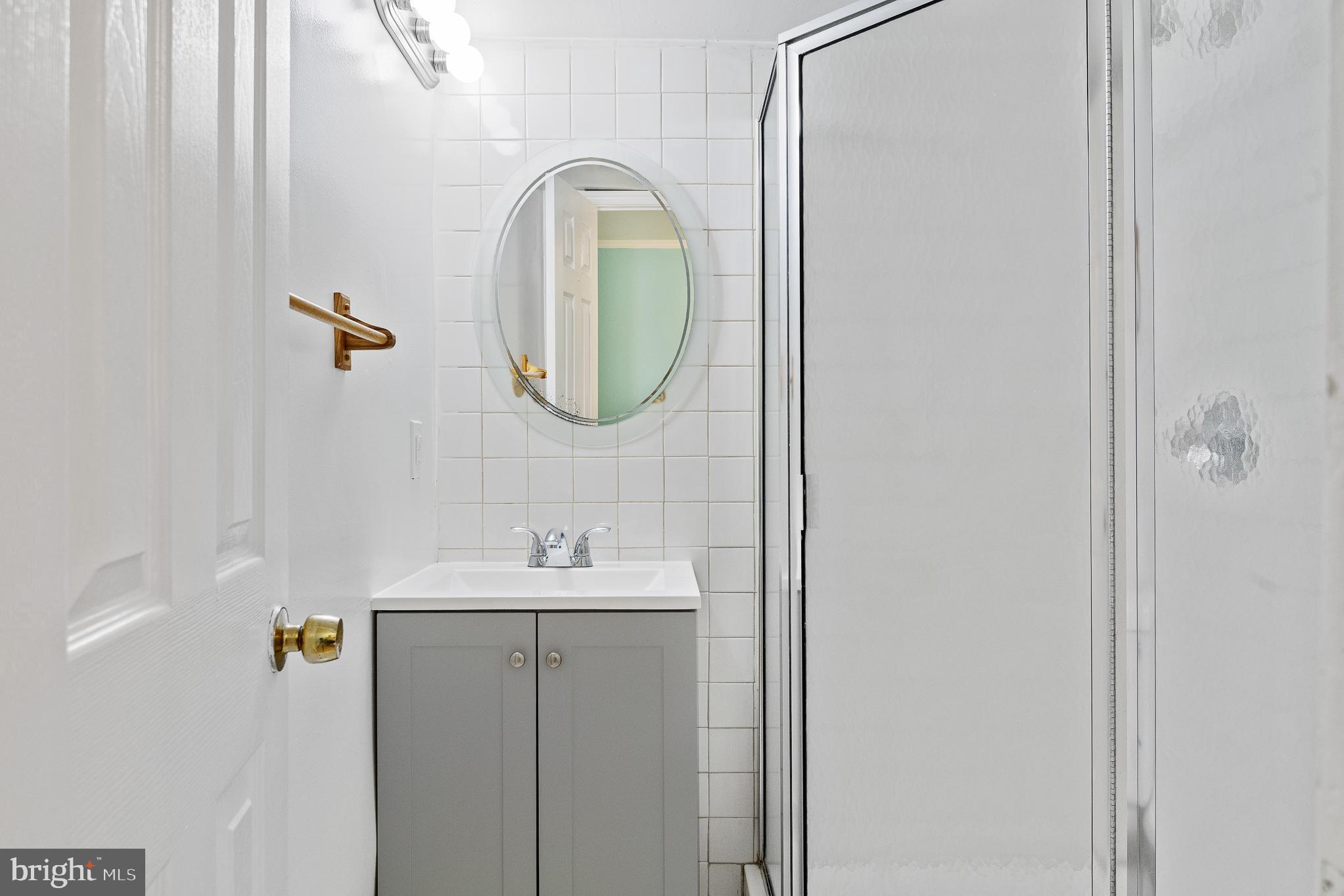 MIDDLEBRIDGE - Residential