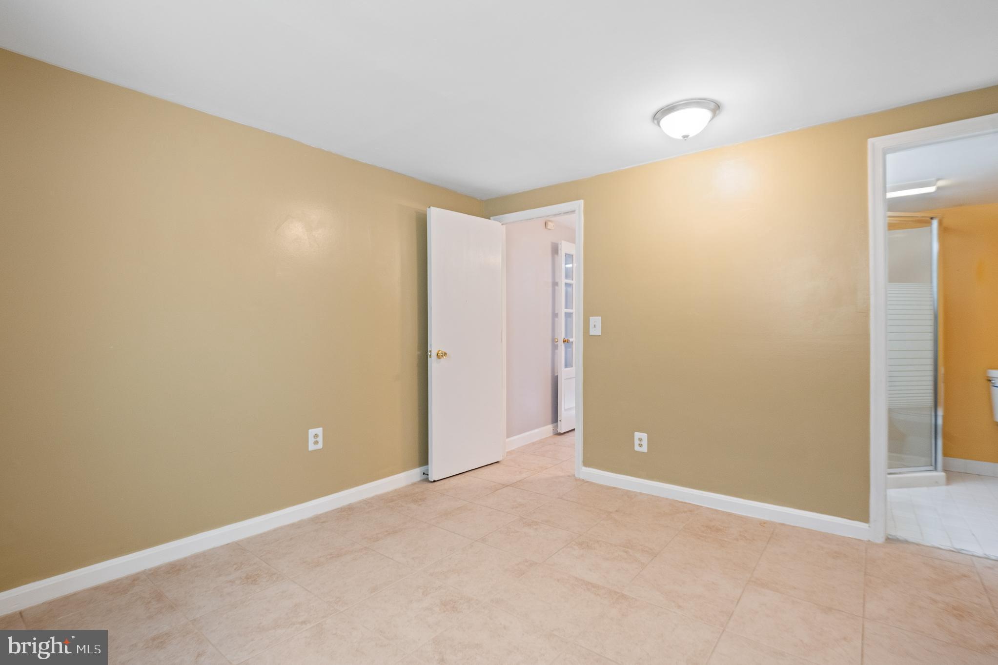 MIDDLEBRIDGE - Residential