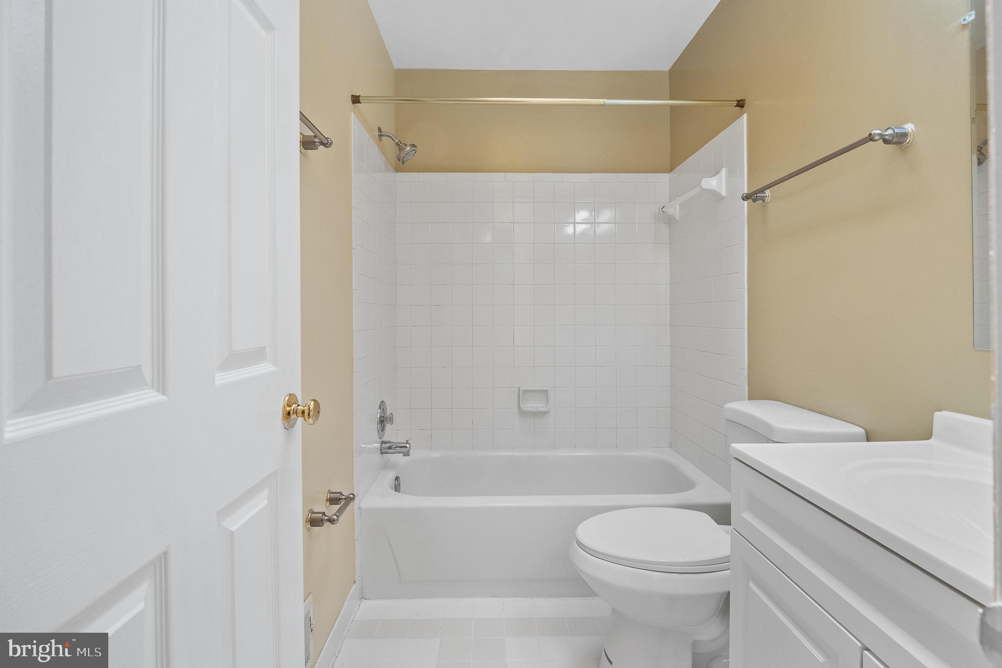 MIDDLEBRIDGE - Residential