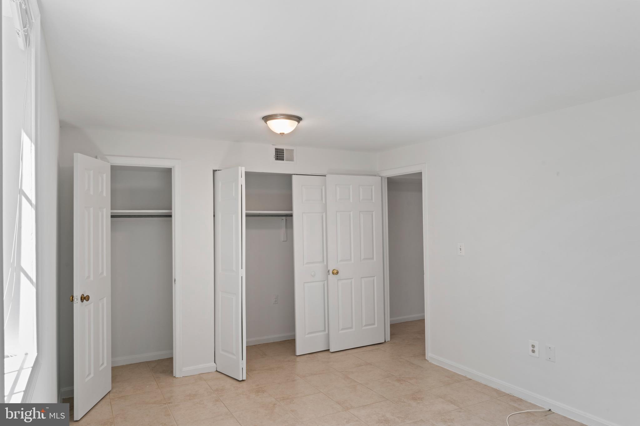 MIDDLEBRIDGE - Residential