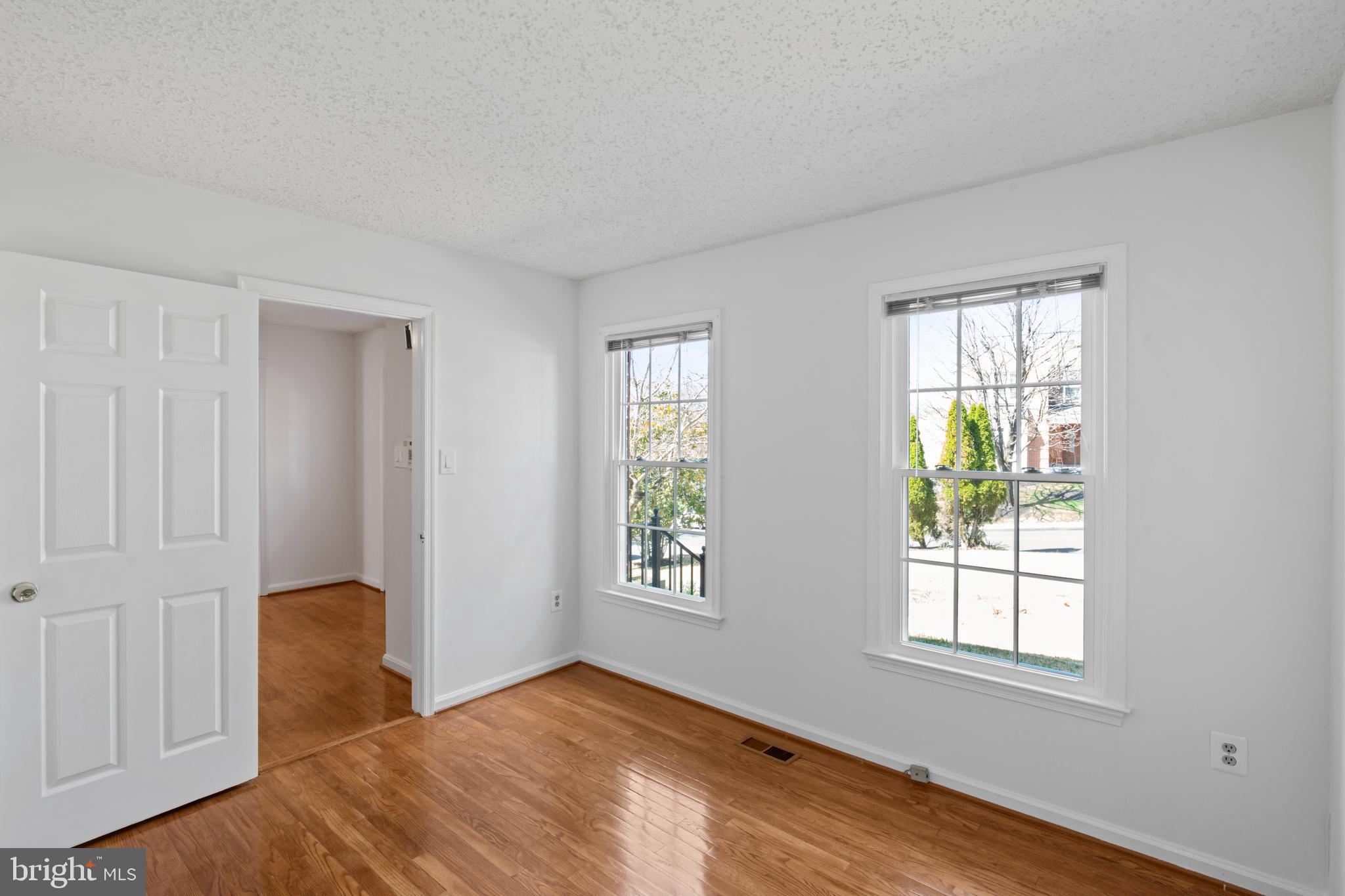 MIDDLEBRIDGE - Residential