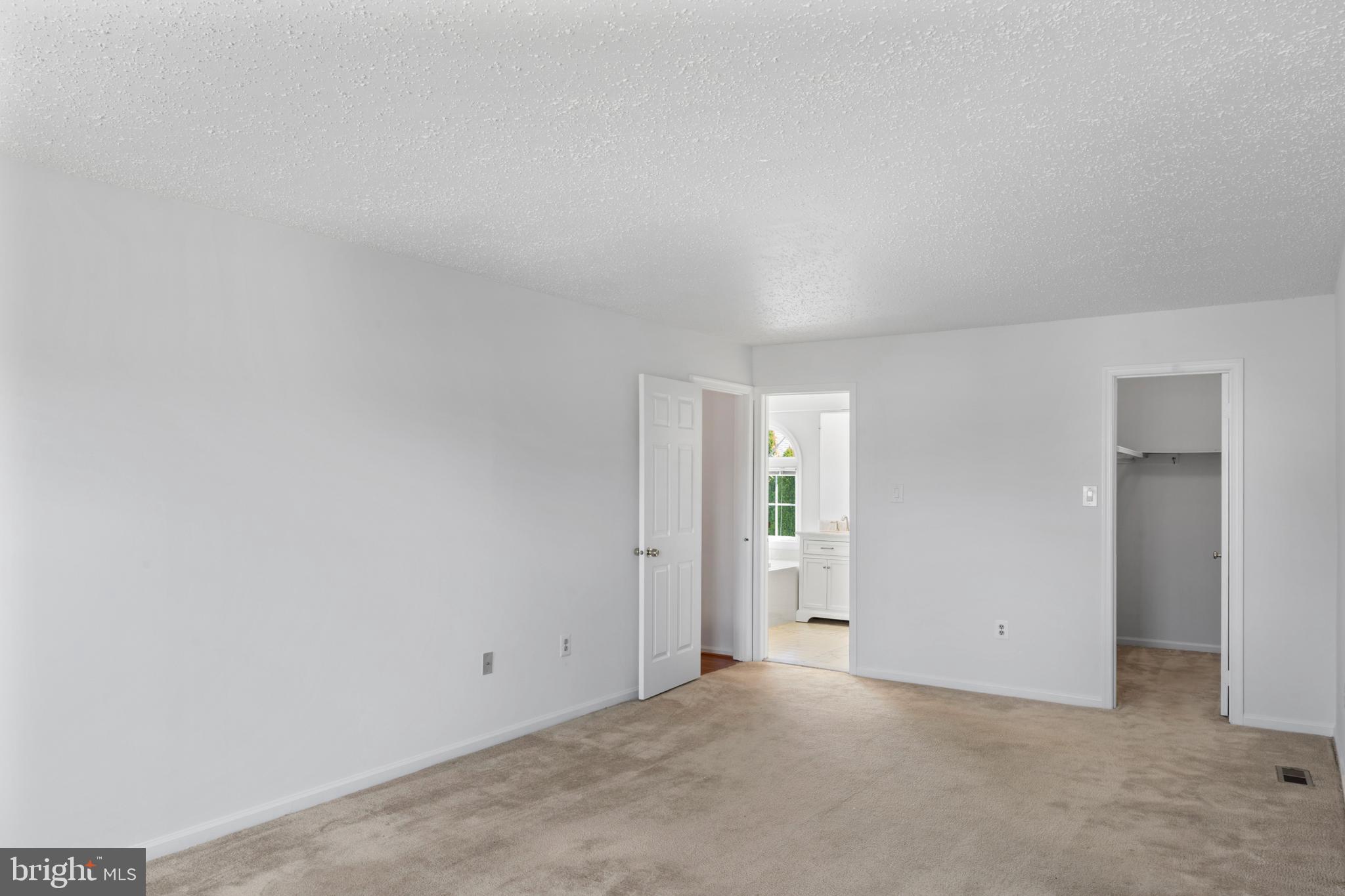 MIDDLEBRIDGE - Residential