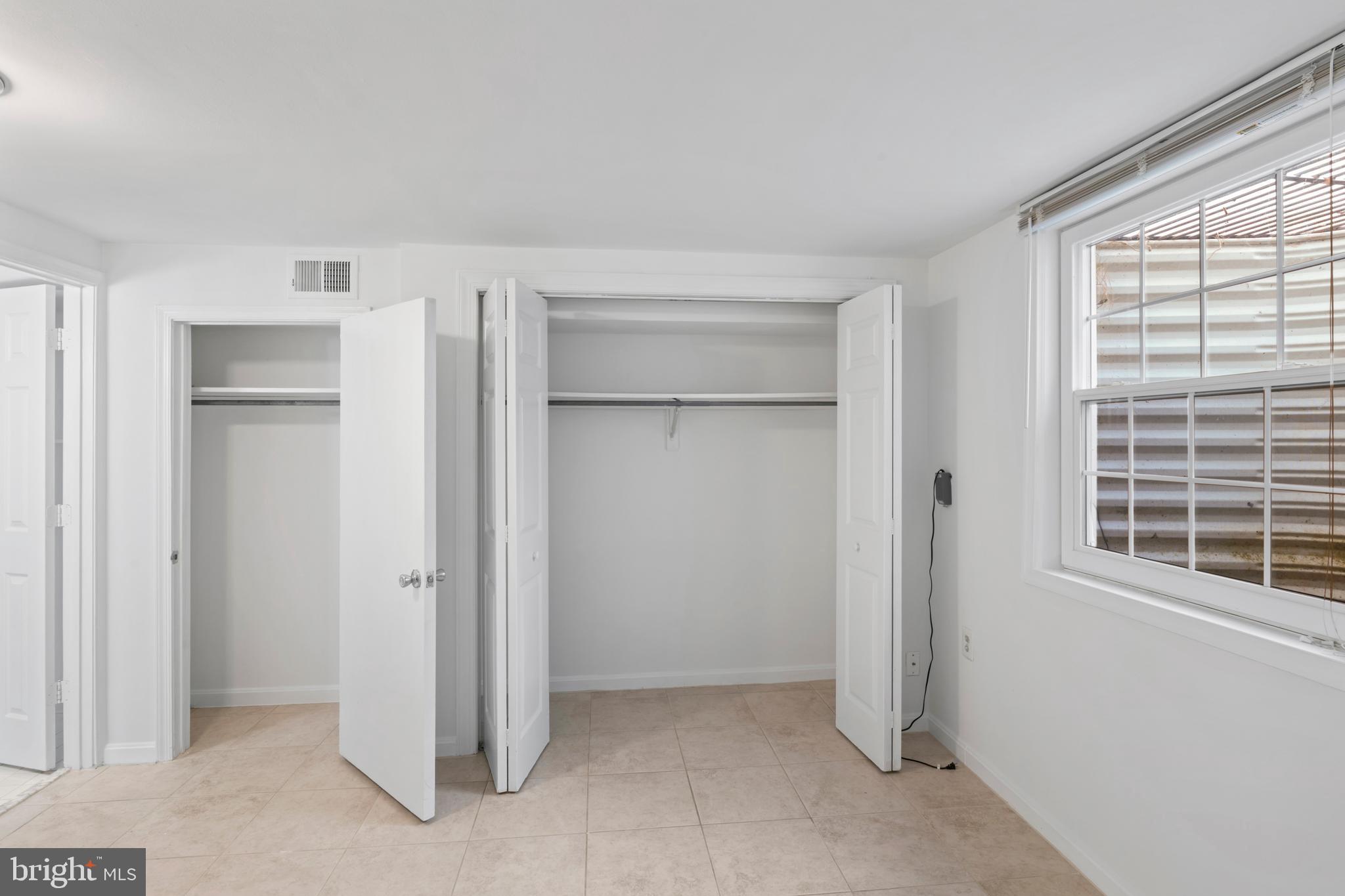 MIDDLEBRIDGE - Residential