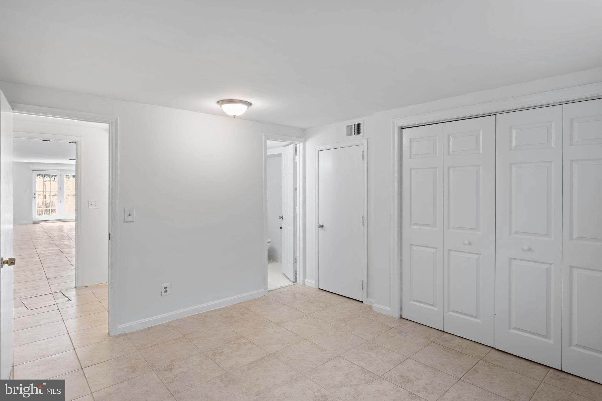 MIDDLEBRIDGE - Residential