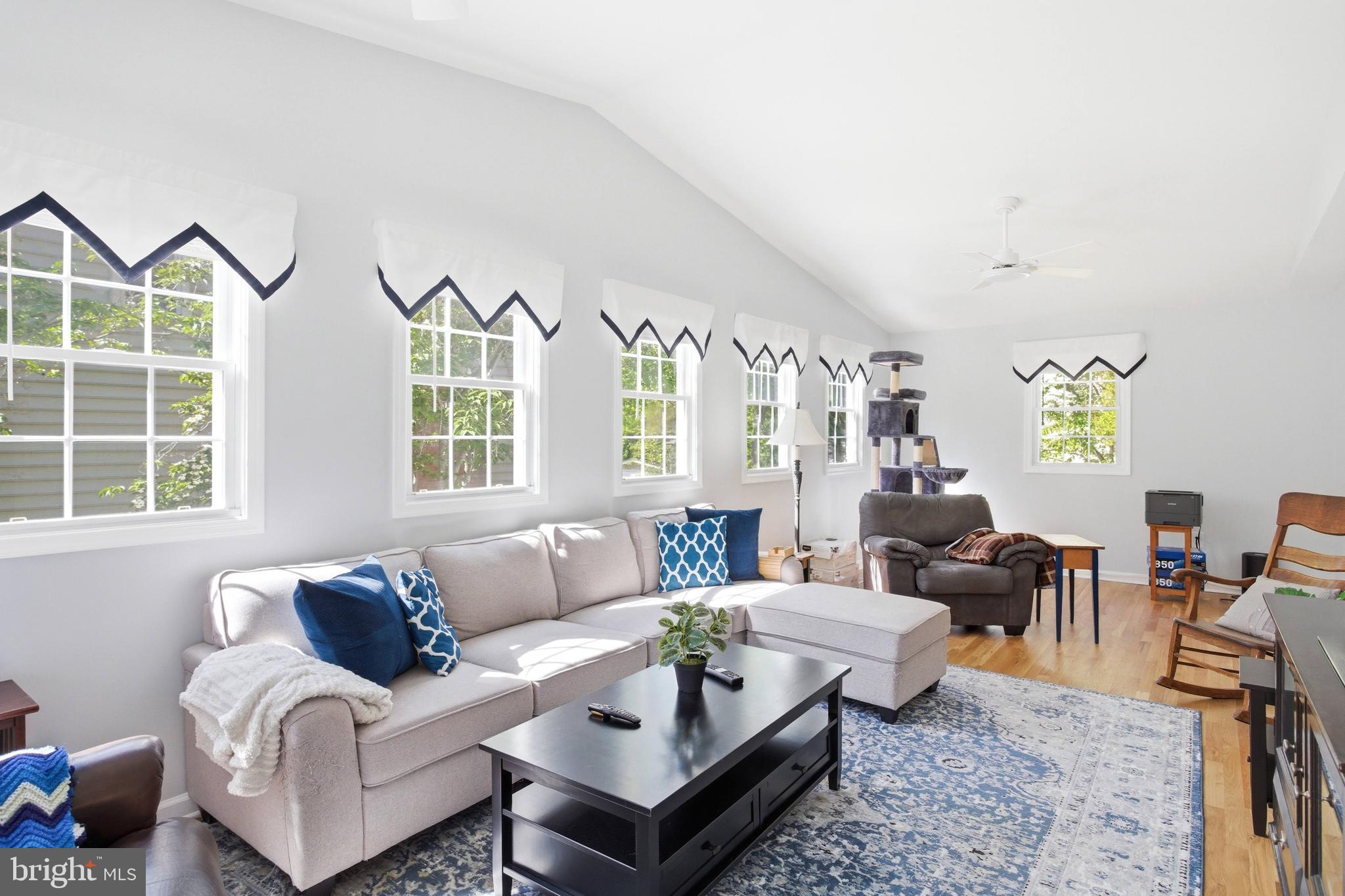 SIGNAL HILL - Residential