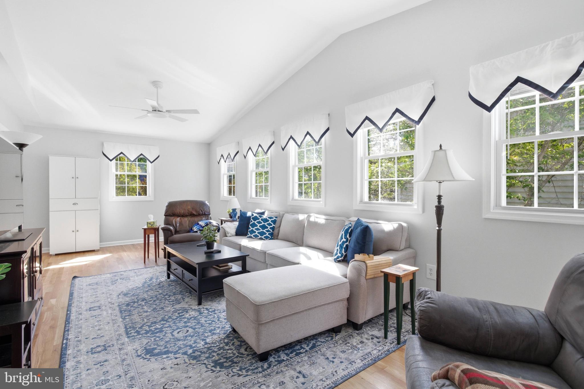 SIGNAL HILL - Residential