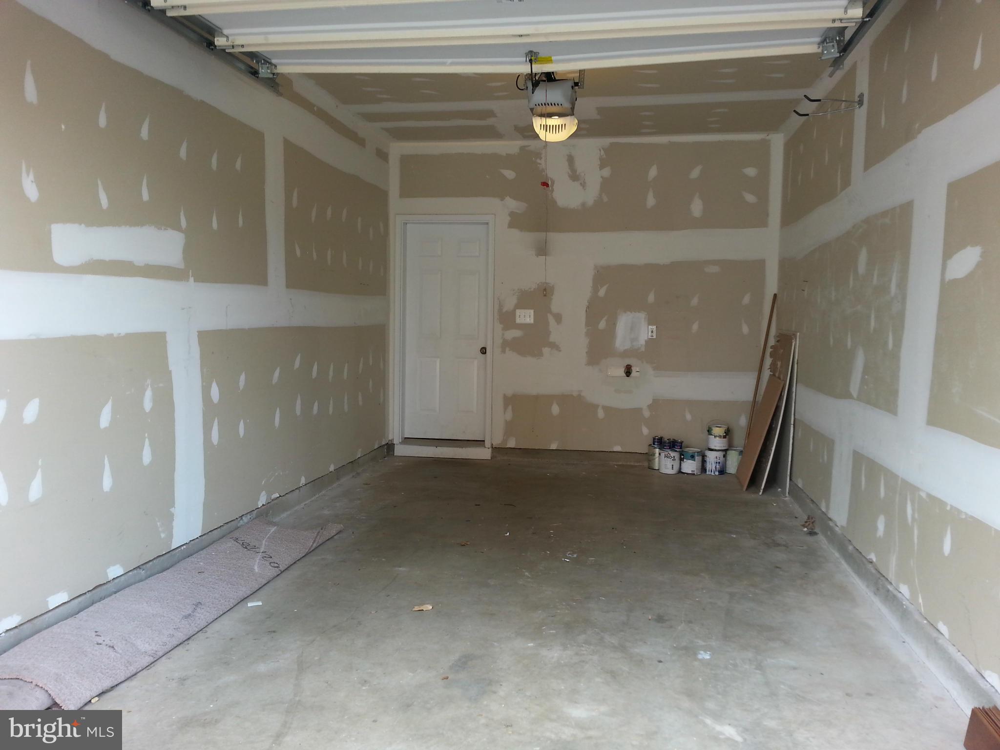 THE TOWNES CONDOMINIUM - Residential Lease