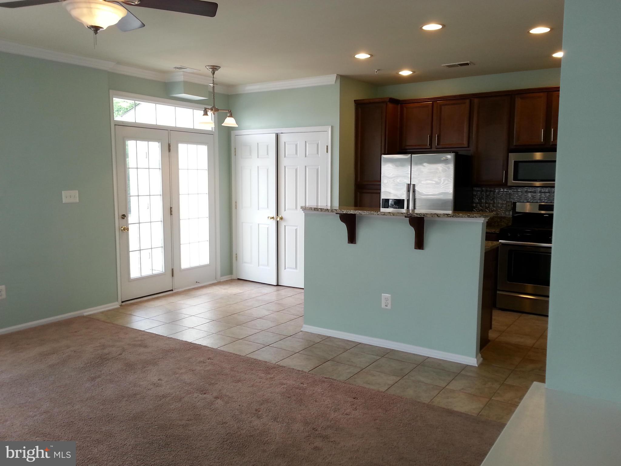 THE TOWNES CONDOMINIUM - Residential Lease