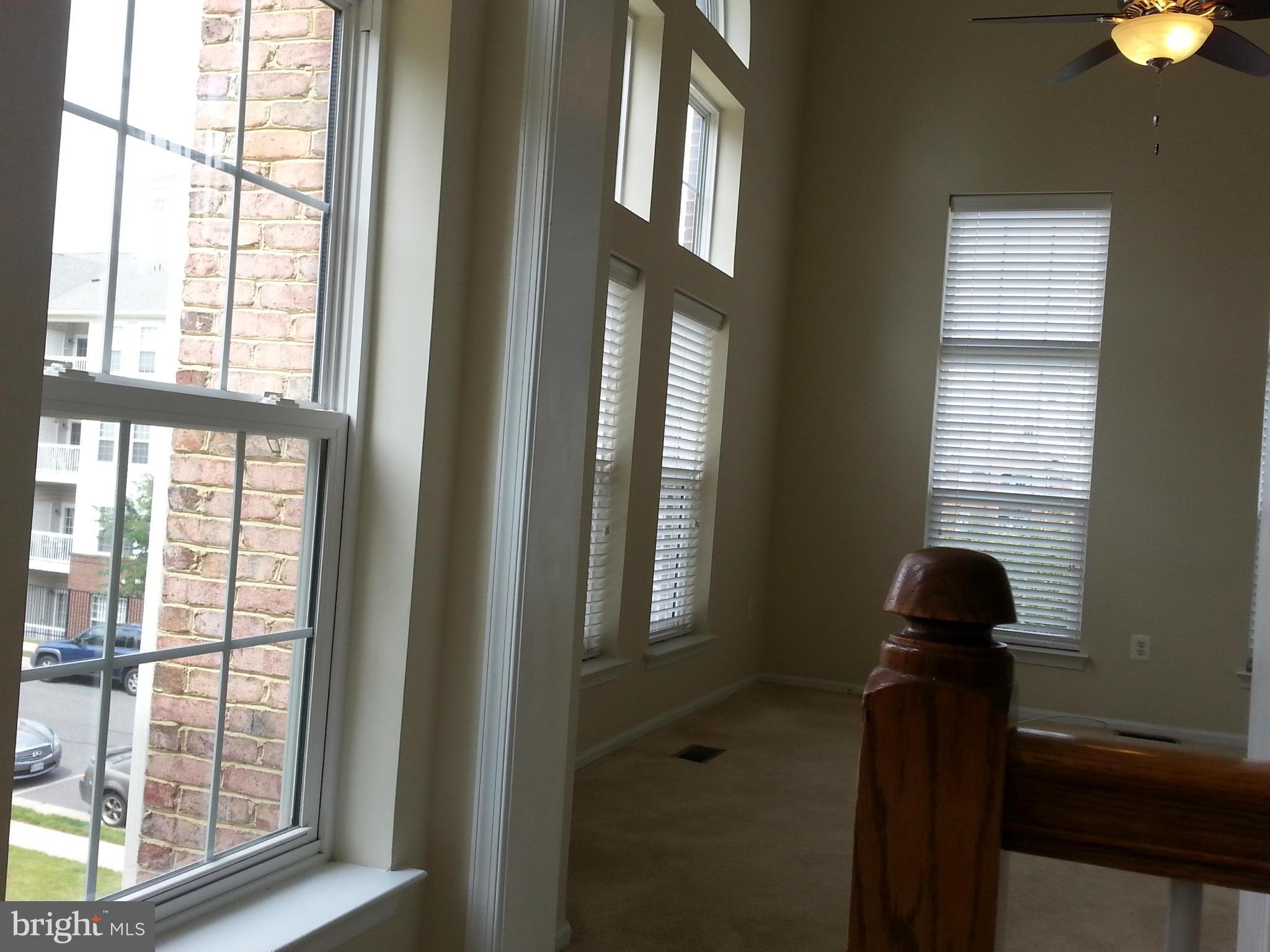 THE TOWNES CONDOMINIUM - Residential Lease