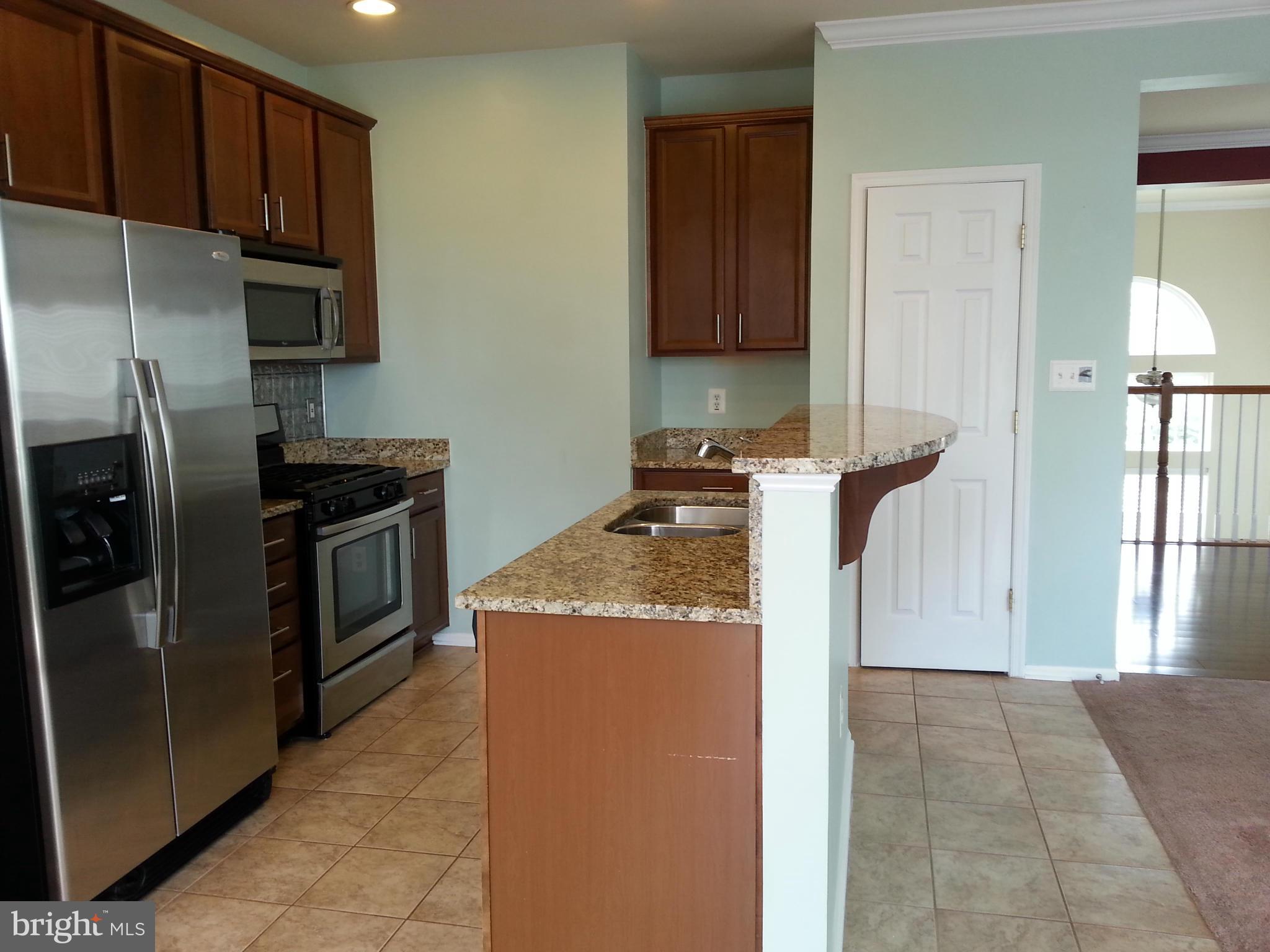 THE TOWNES CONDOMINIUM - Residential Lease