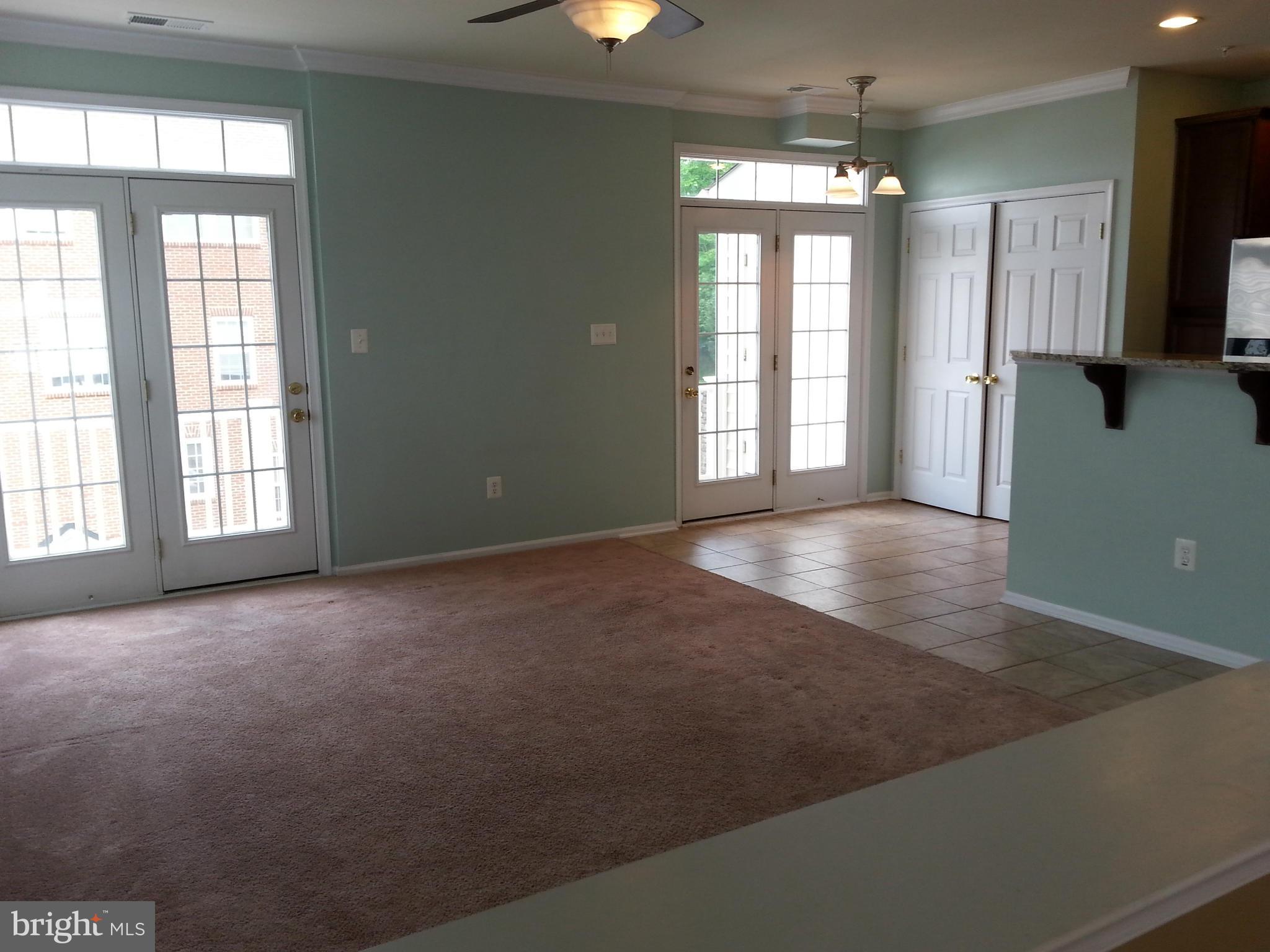 THE TOWNES CONDOMINIUM - Residential Lease