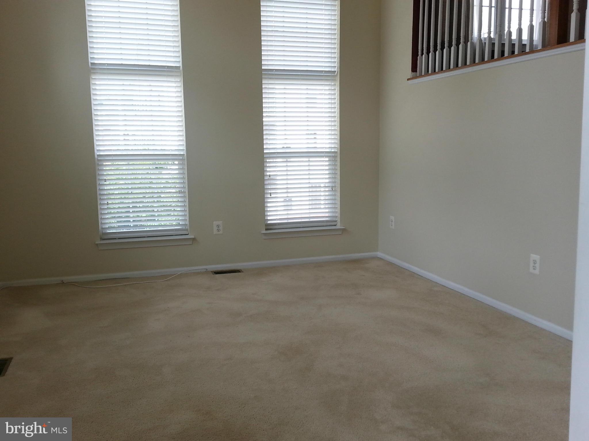 THE TOWNES CONDOMINIUM - Residential Lease