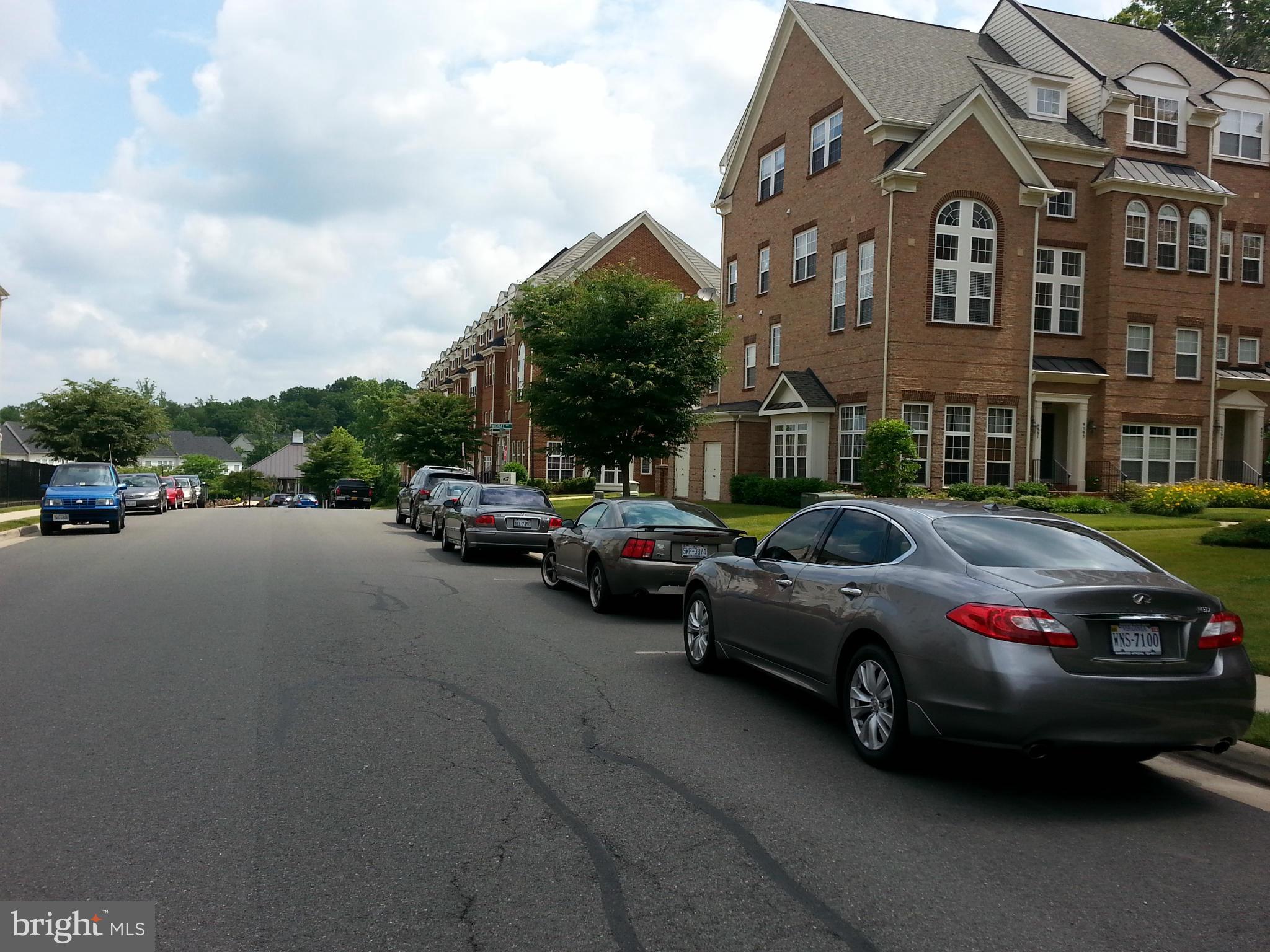 THE TOWNES CONDOMINIUM - Residential Lease