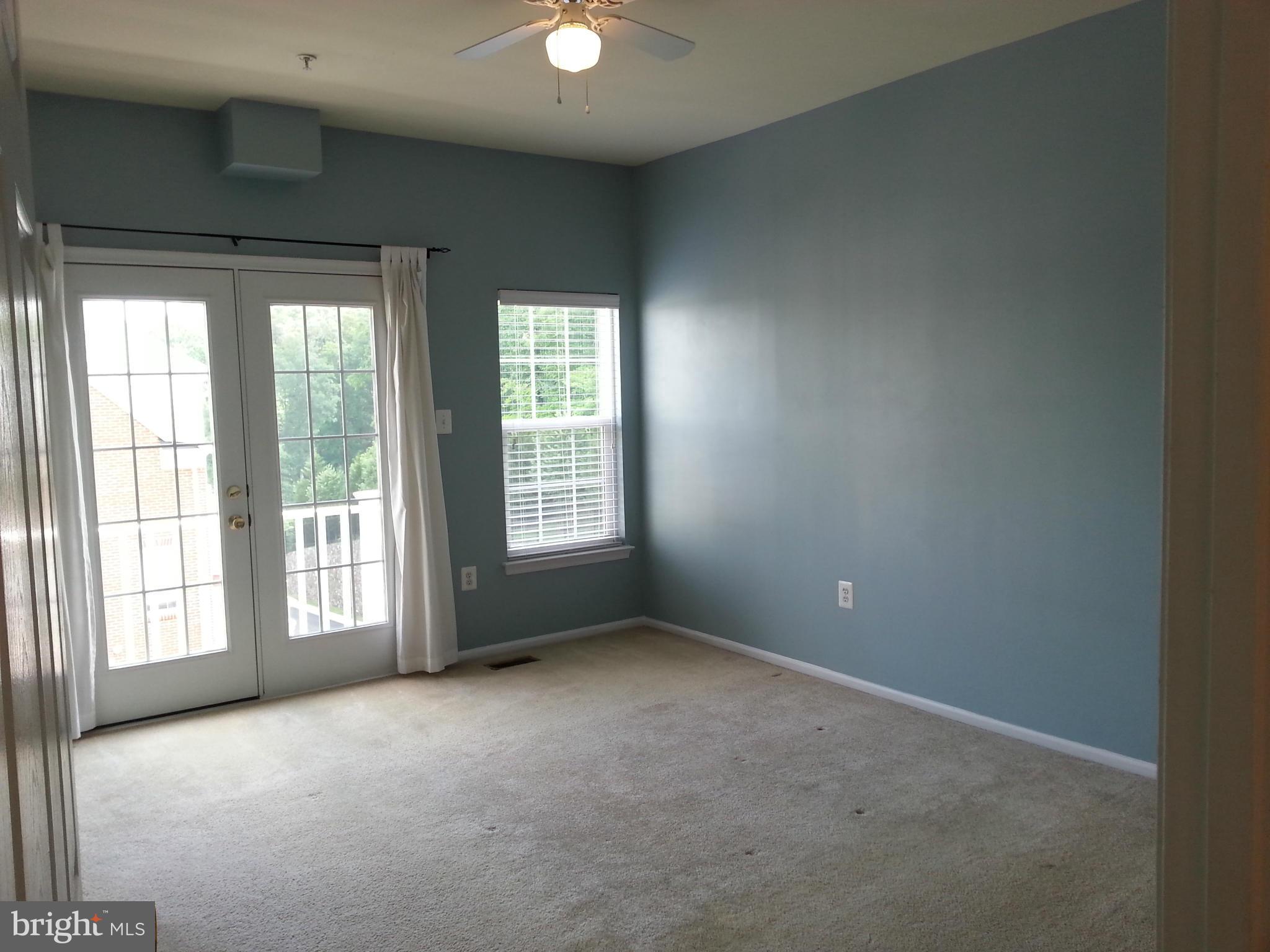 THE TOWNES CONDOMINIUM - Residential Lease