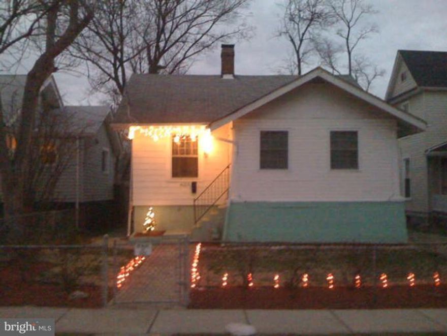 *** Short Sale - Bank has countered for $140,000 *** . Cozy house in good location. Only one lender.