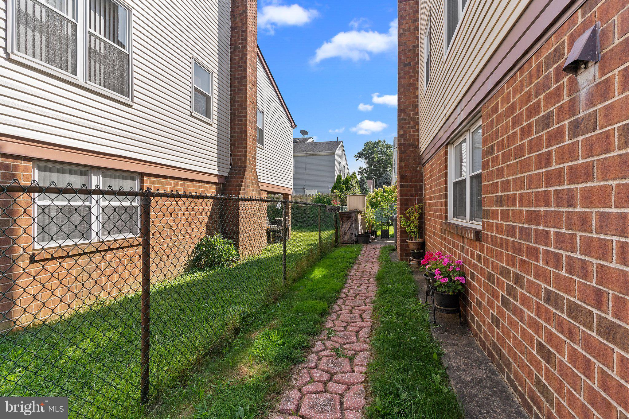 SOMERTON - Residential