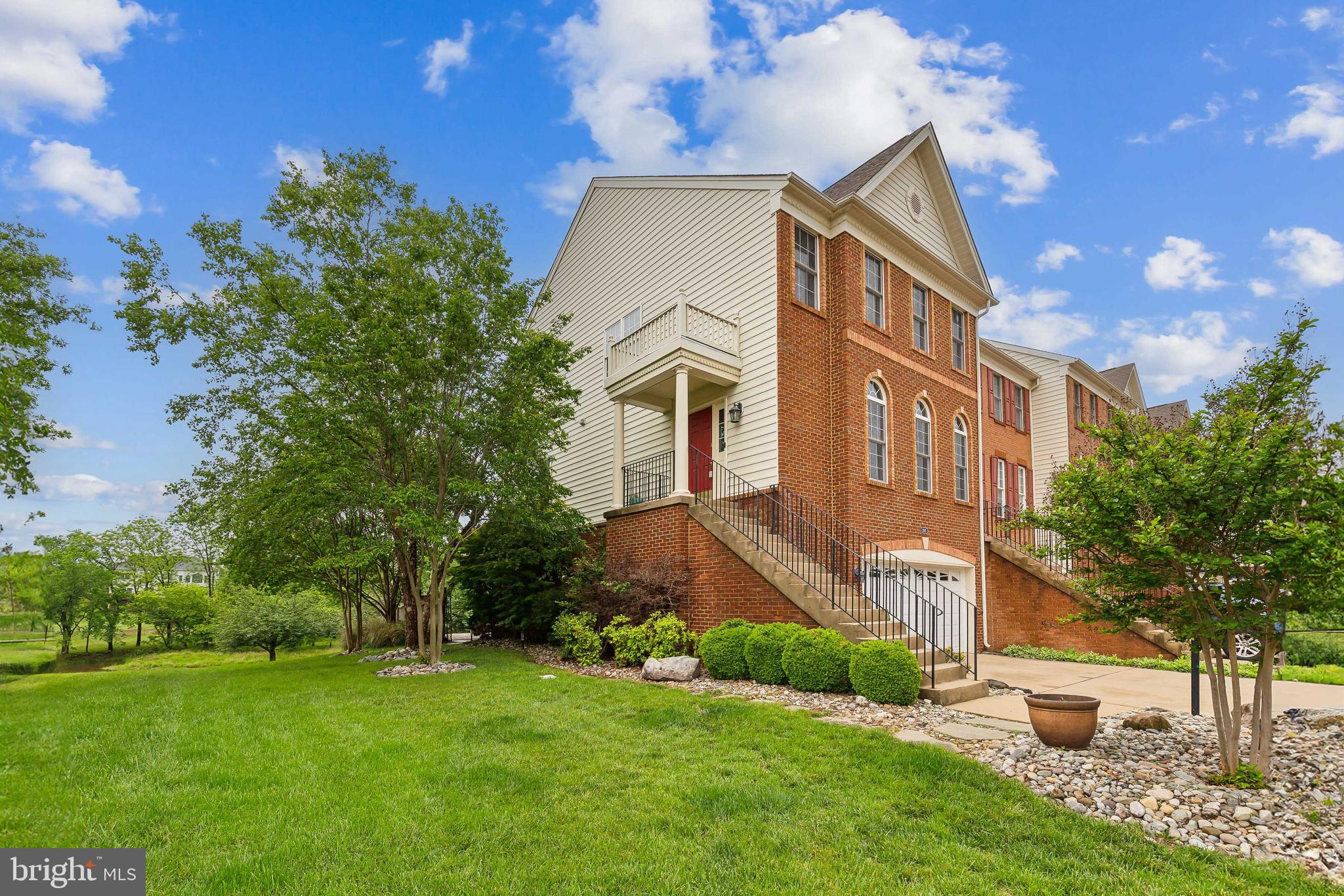 22615 UPPERVILLE HEIGHTS SQUARE