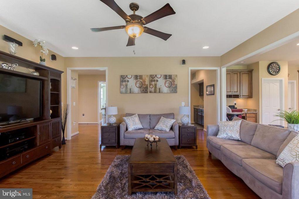 HILLS OF AQUIA - Residential