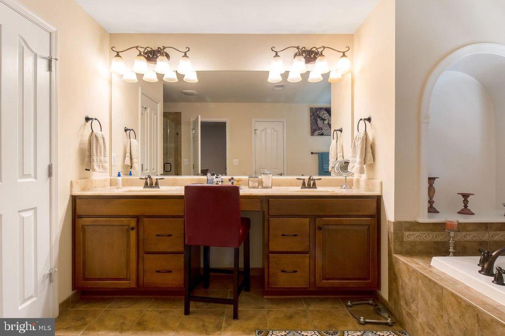 HILLS OF AQUIA - Residential