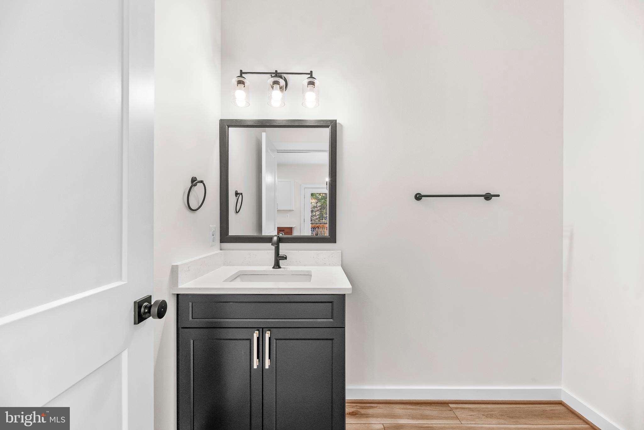 HAWKS NEST - Residential