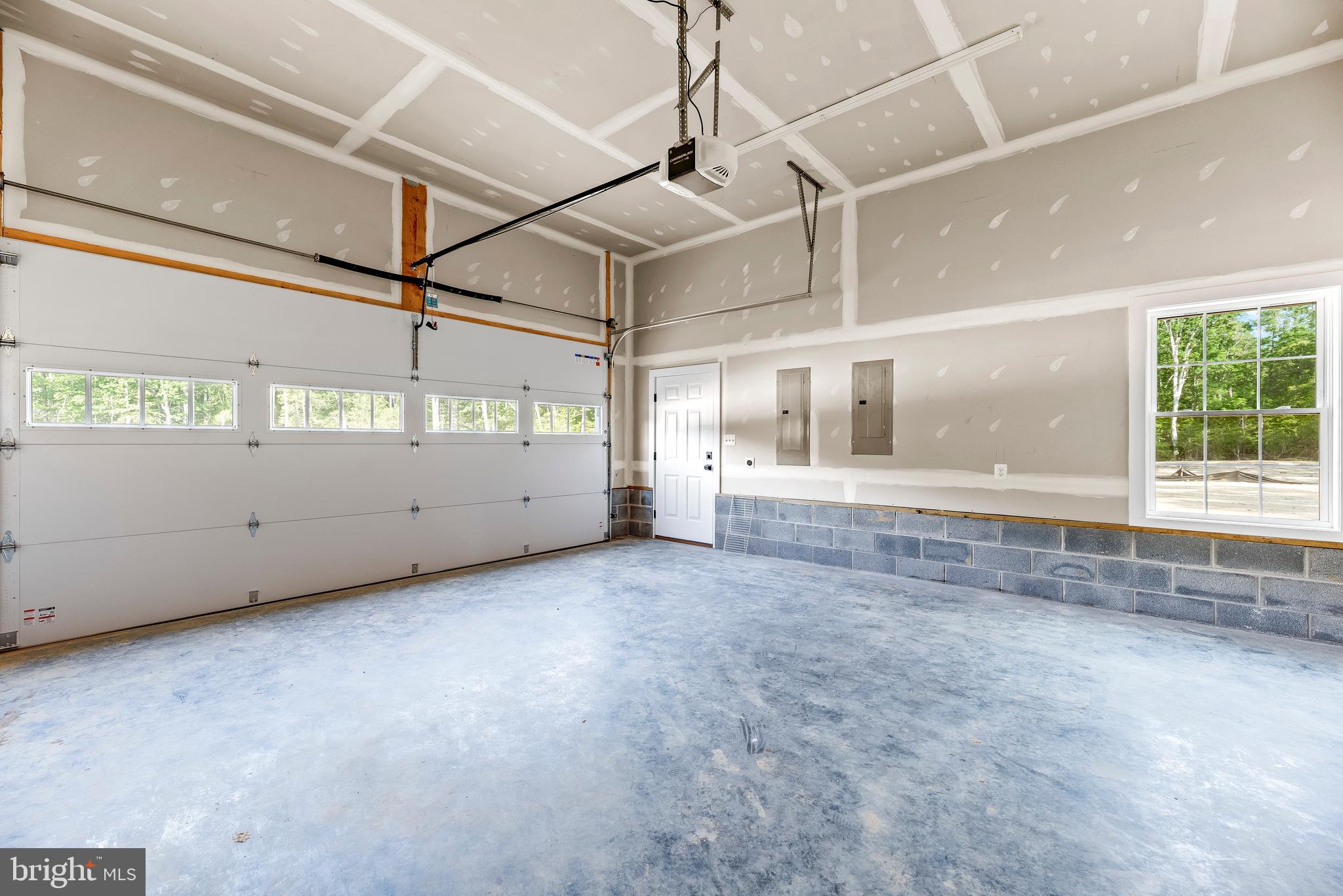 HAWKS NEST - Residential