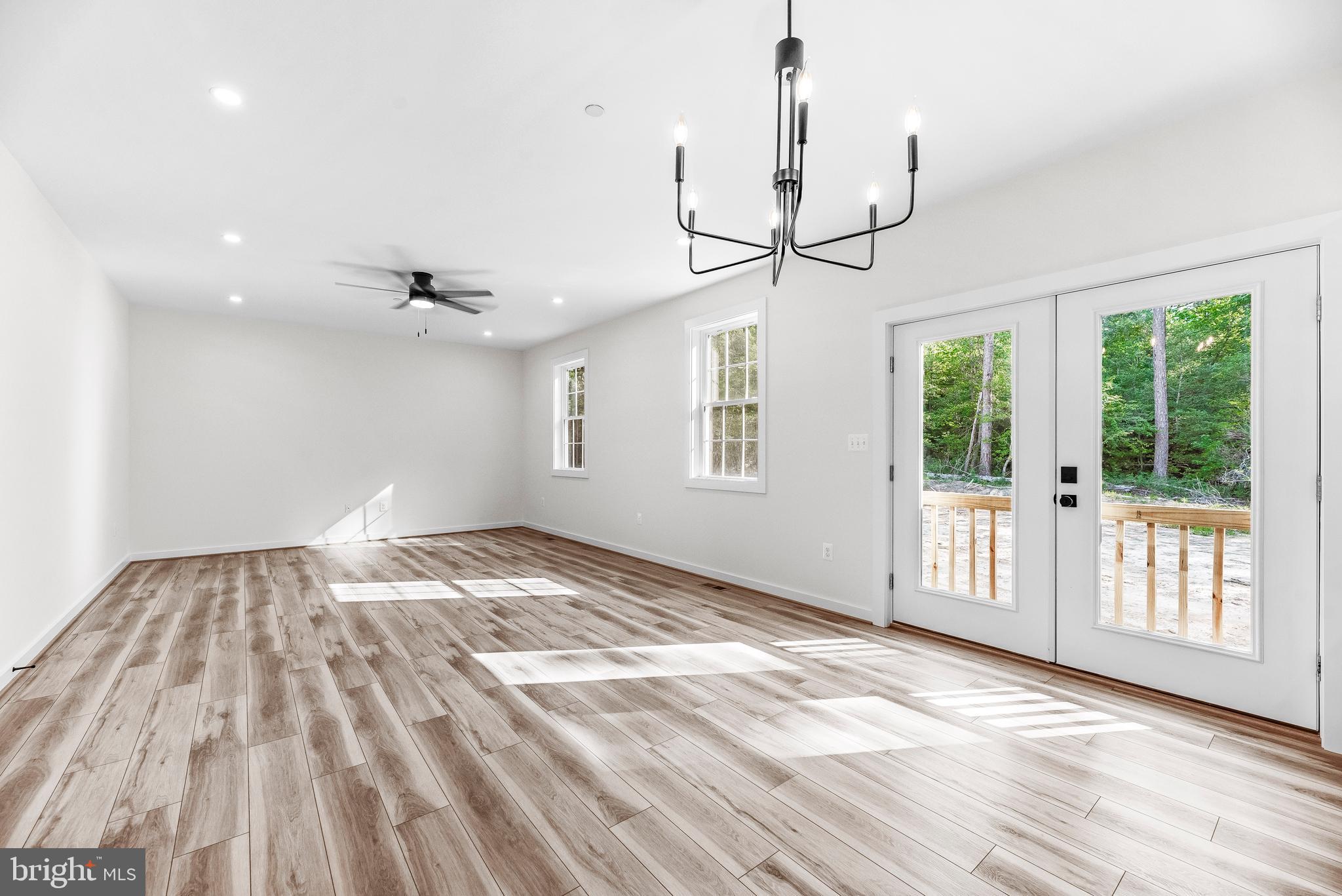 HAWKS NEST - Residential