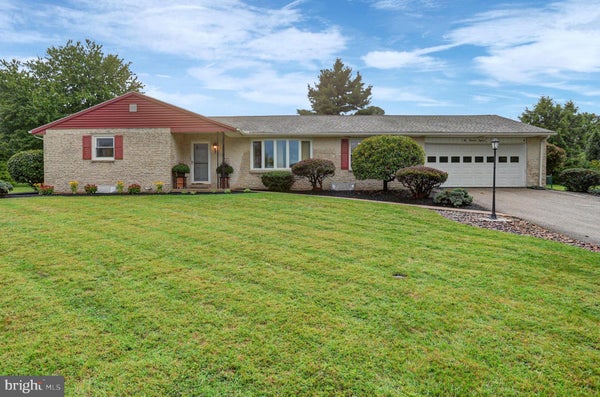 218 MEADOW LN, CHAMBERSBURG, PA 17202 - Image 2d97c6aefa5d8fdc0dd9ead0c4ee5613/3445469360