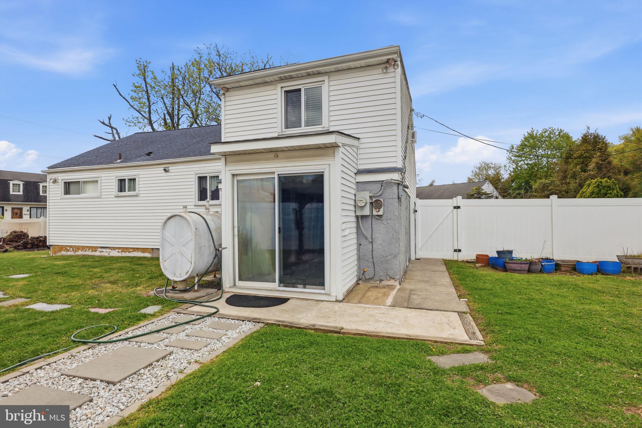 LAUREL BEND - Residential