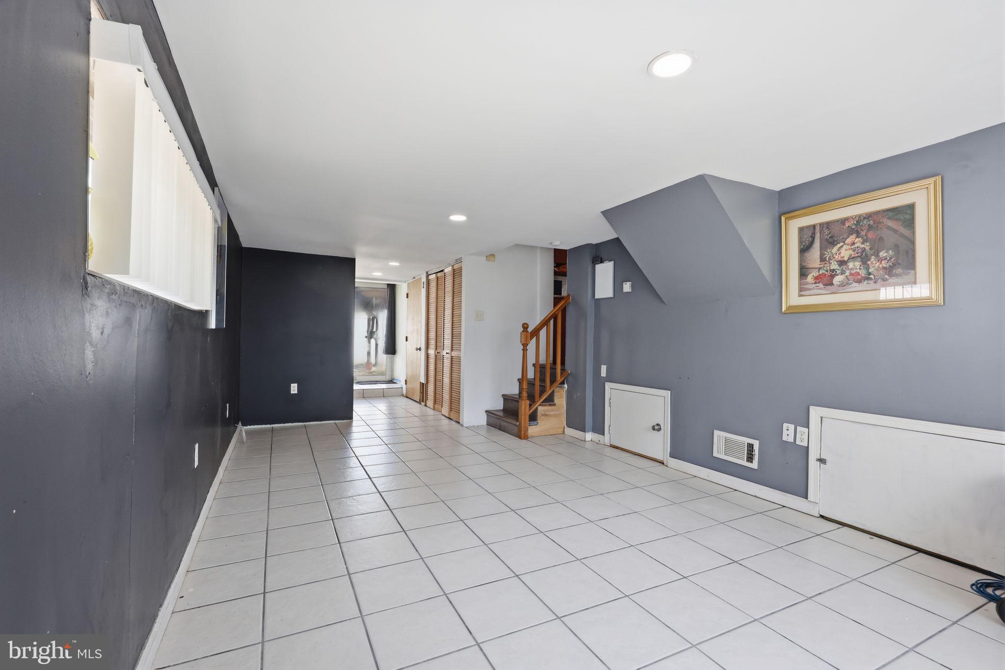 LAUREL BEND - Residential