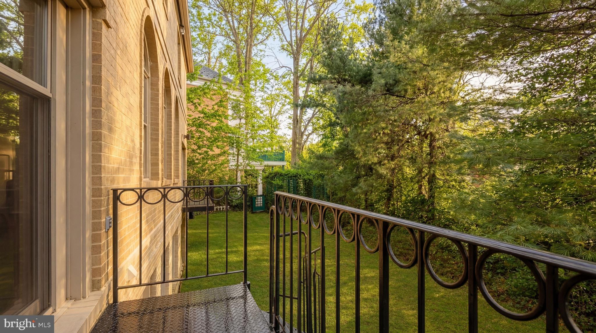 BERKLEY - Residential
