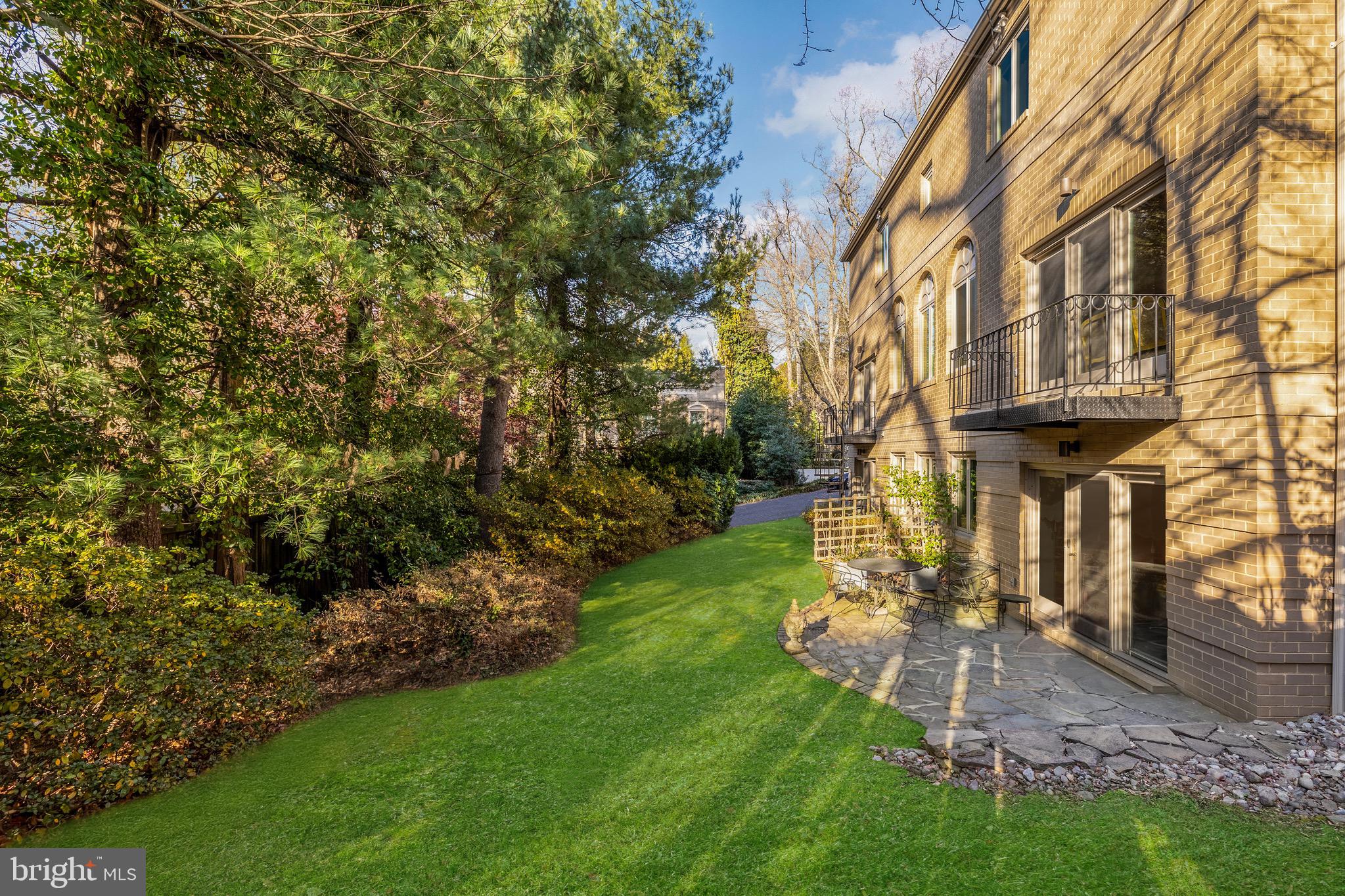 BERKLEY - Residential