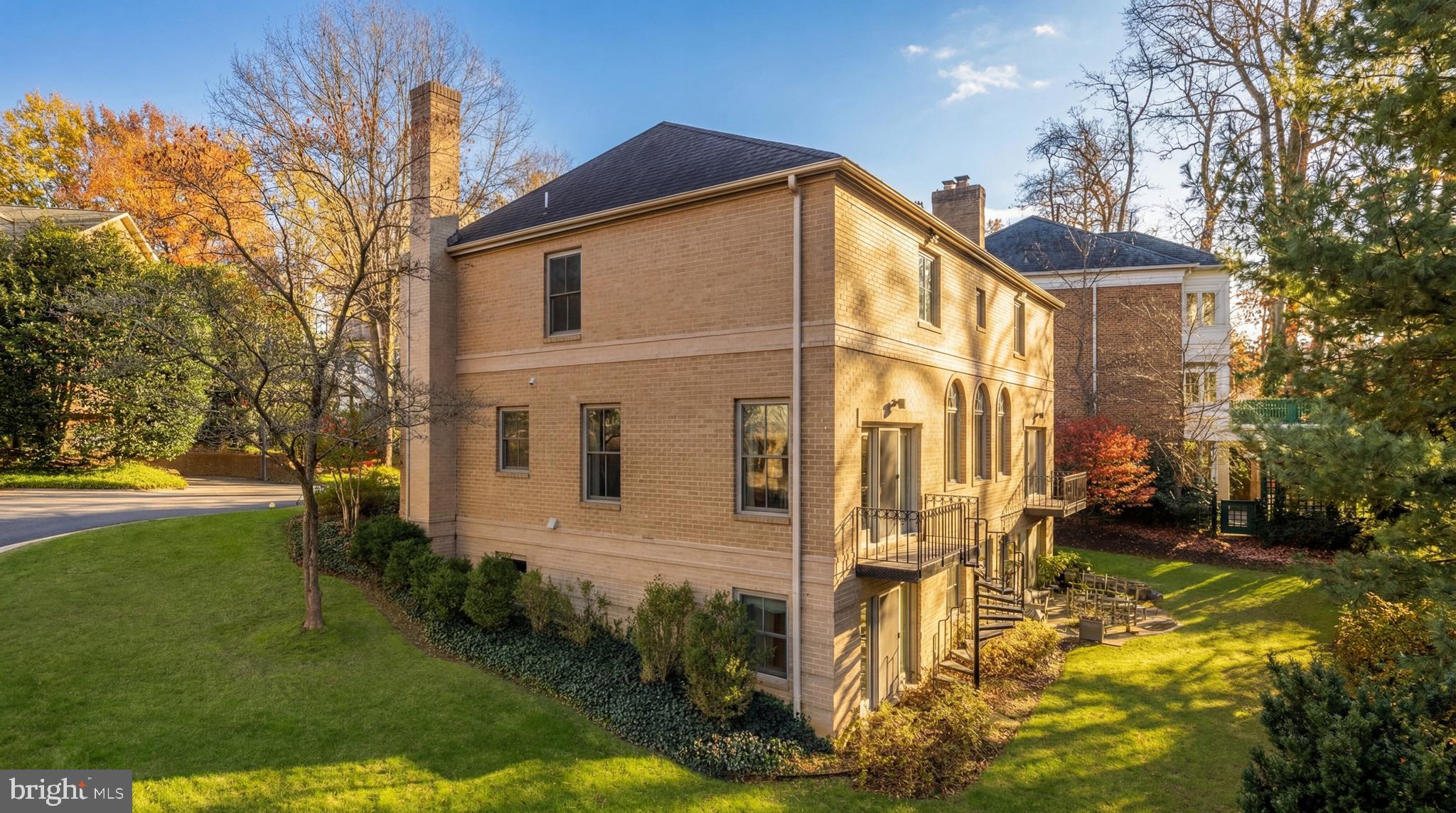 BERKLEY - Residential