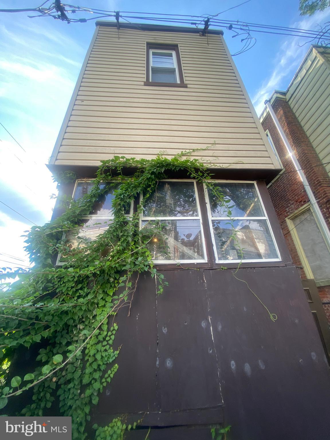 1503 N ALDEN STREET