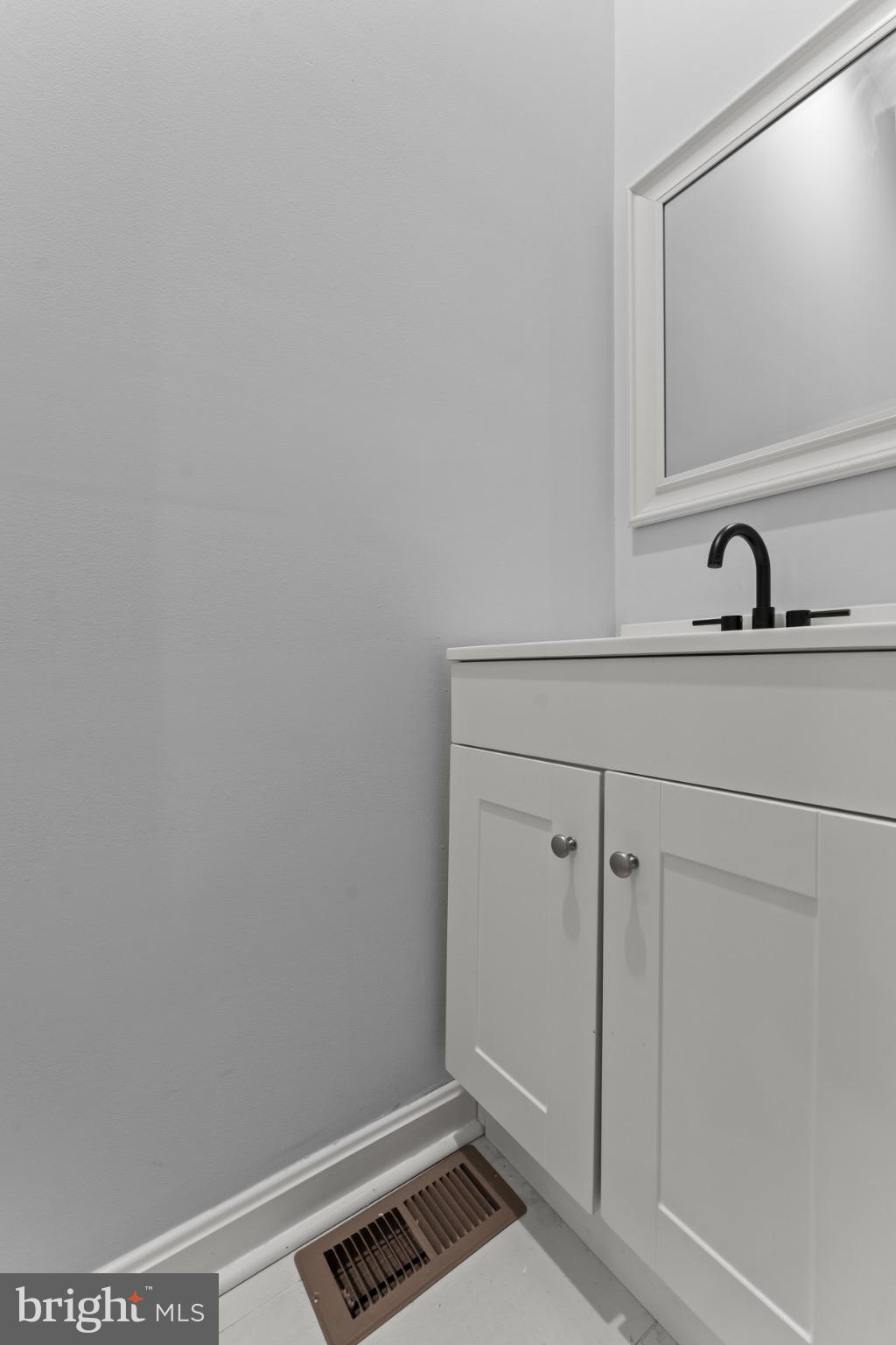 HARLEM PARK - Residential Lease