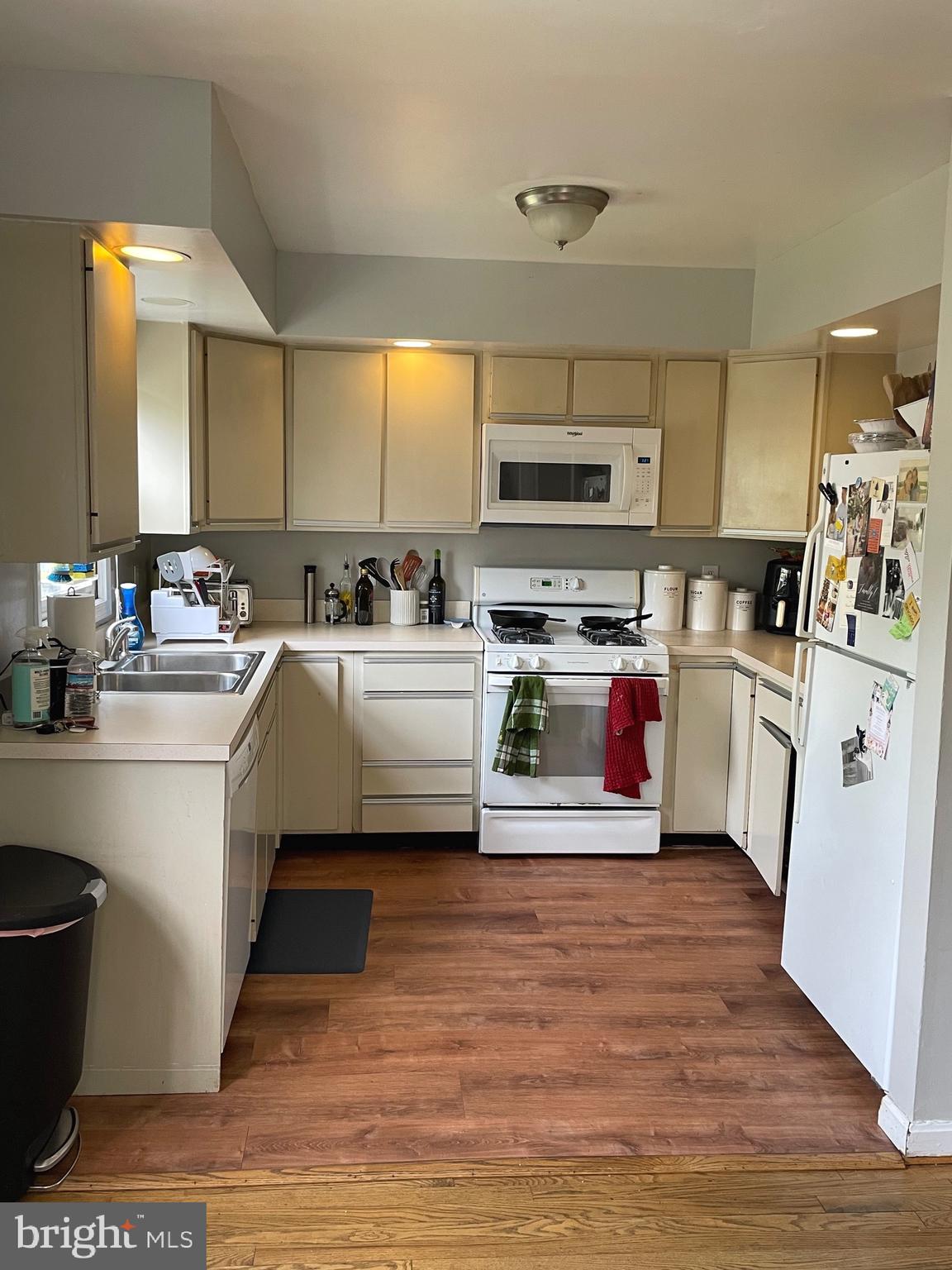 DOUGLAS ESTATES - Residential Lease