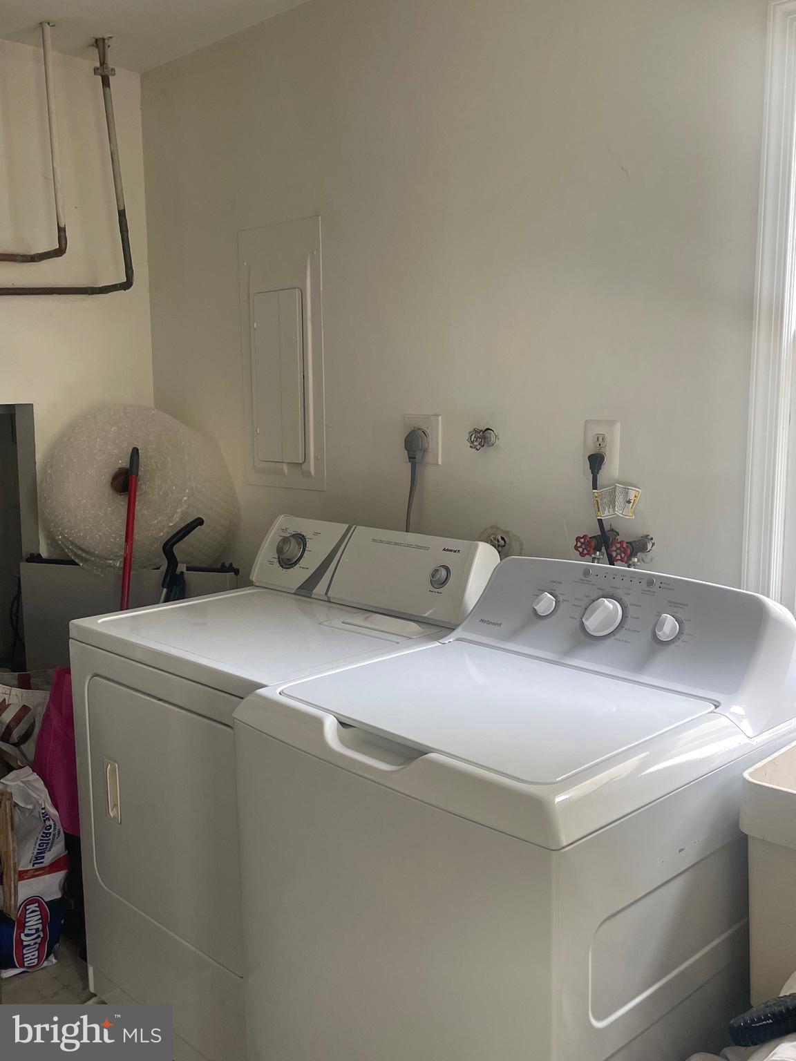 DOUGLAS ESTATES - Residential Lease