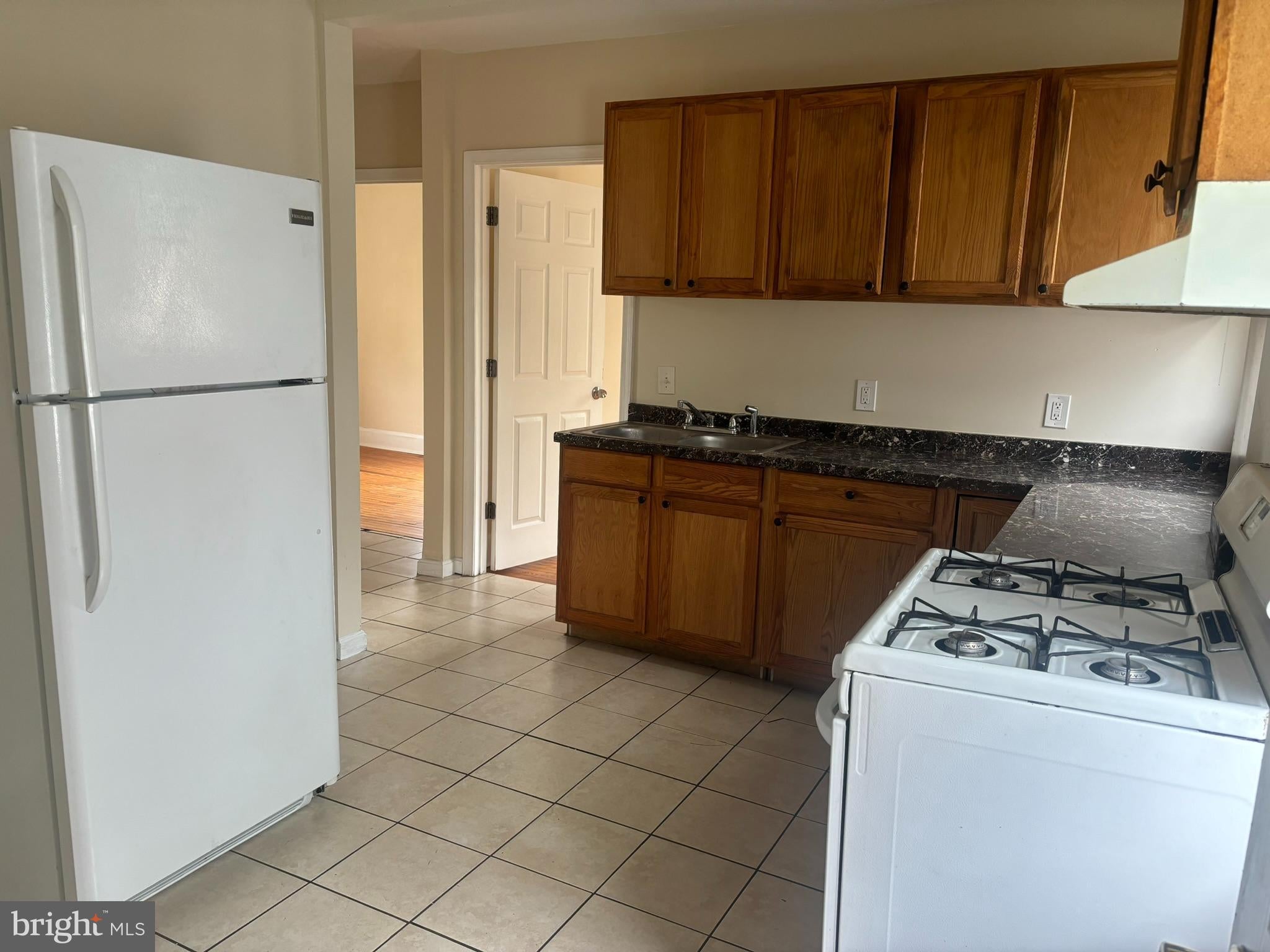 25 EGGES LANE APT.2