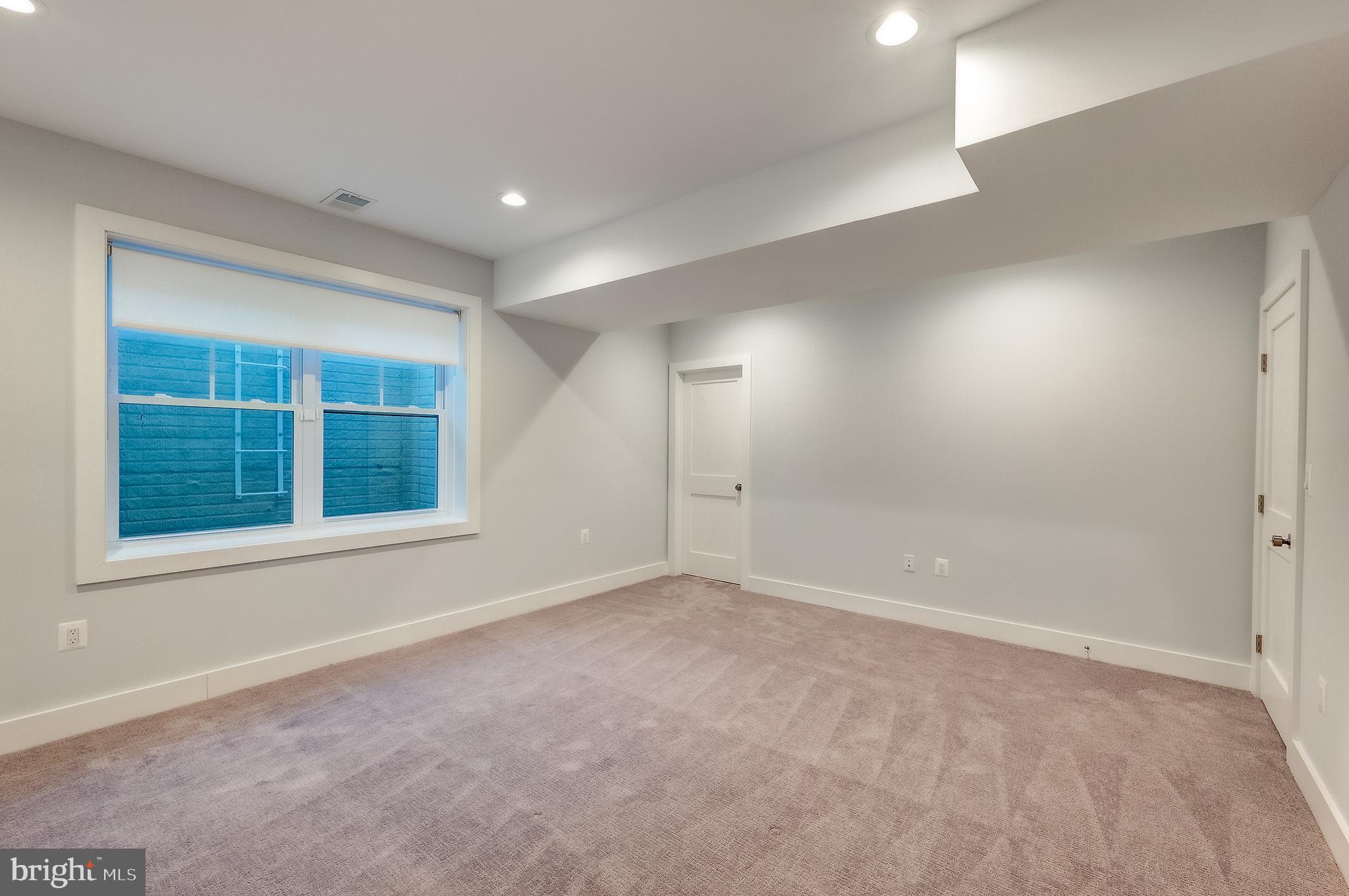 YORKTOWN - Residential