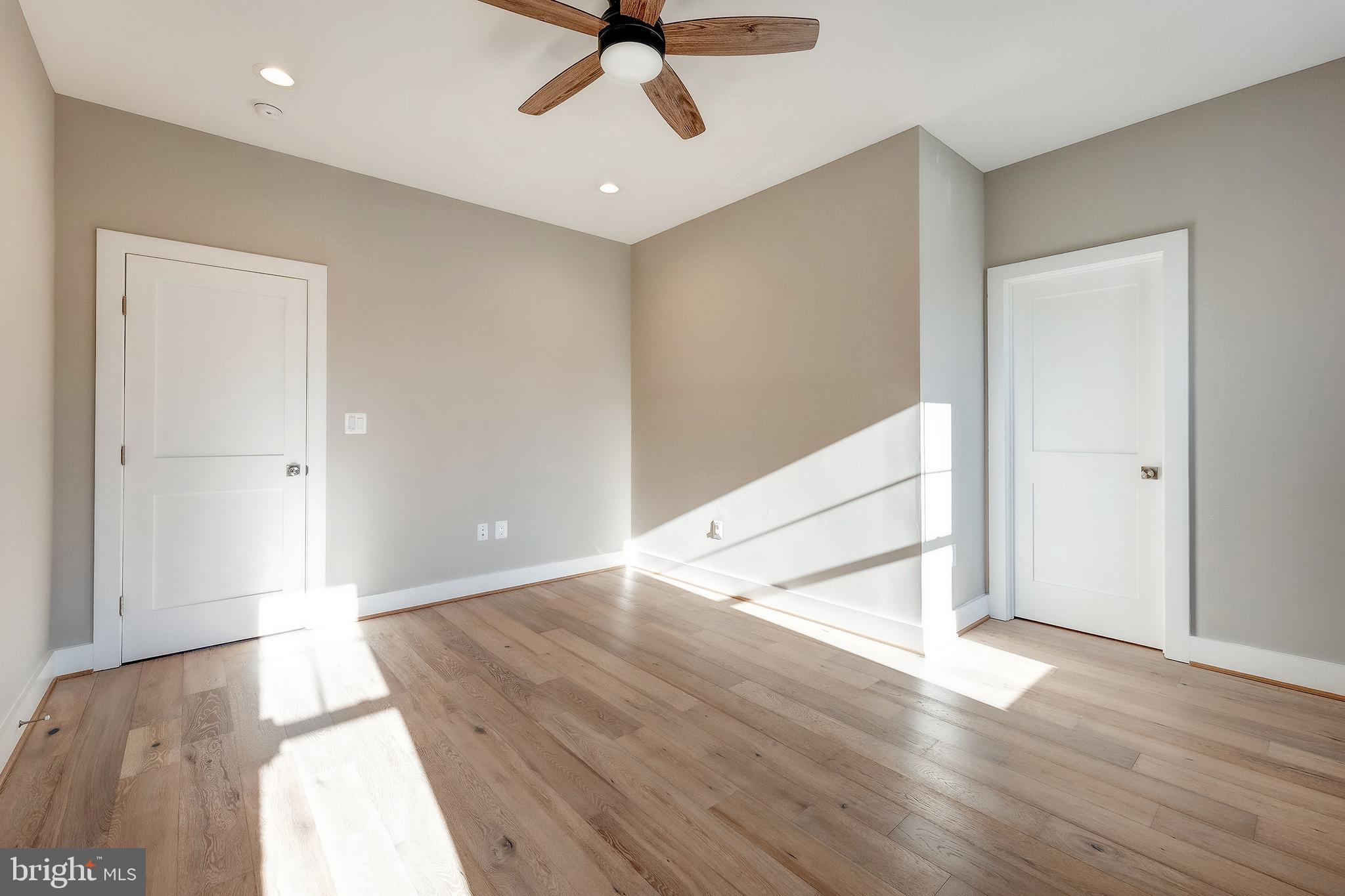 YORKTOWN - Residential