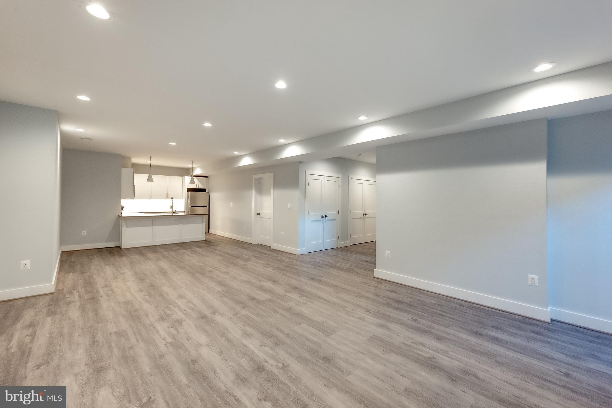 YORKTOWN - Residential