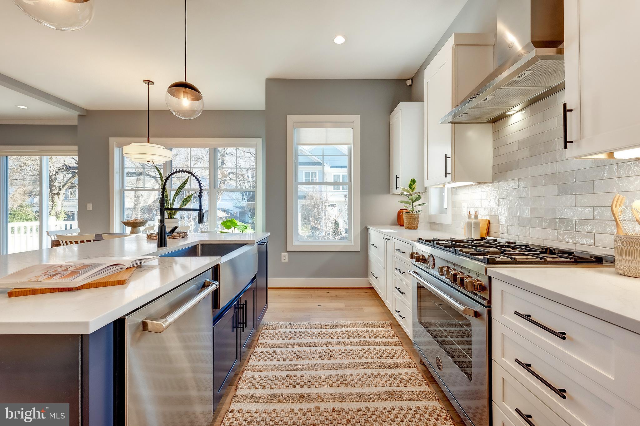 YORKTOWN - Residential