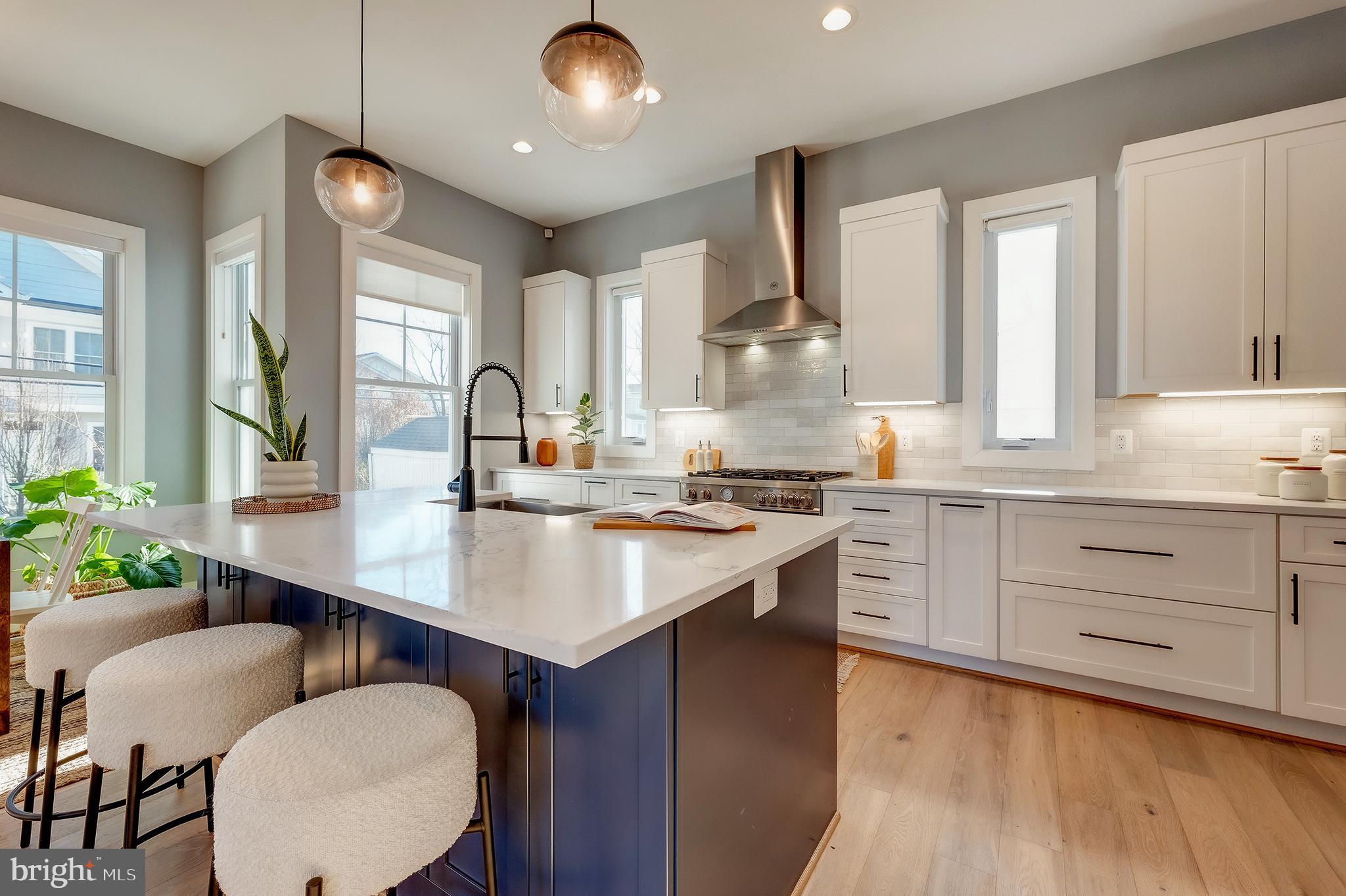 YORKTOWN - Residential