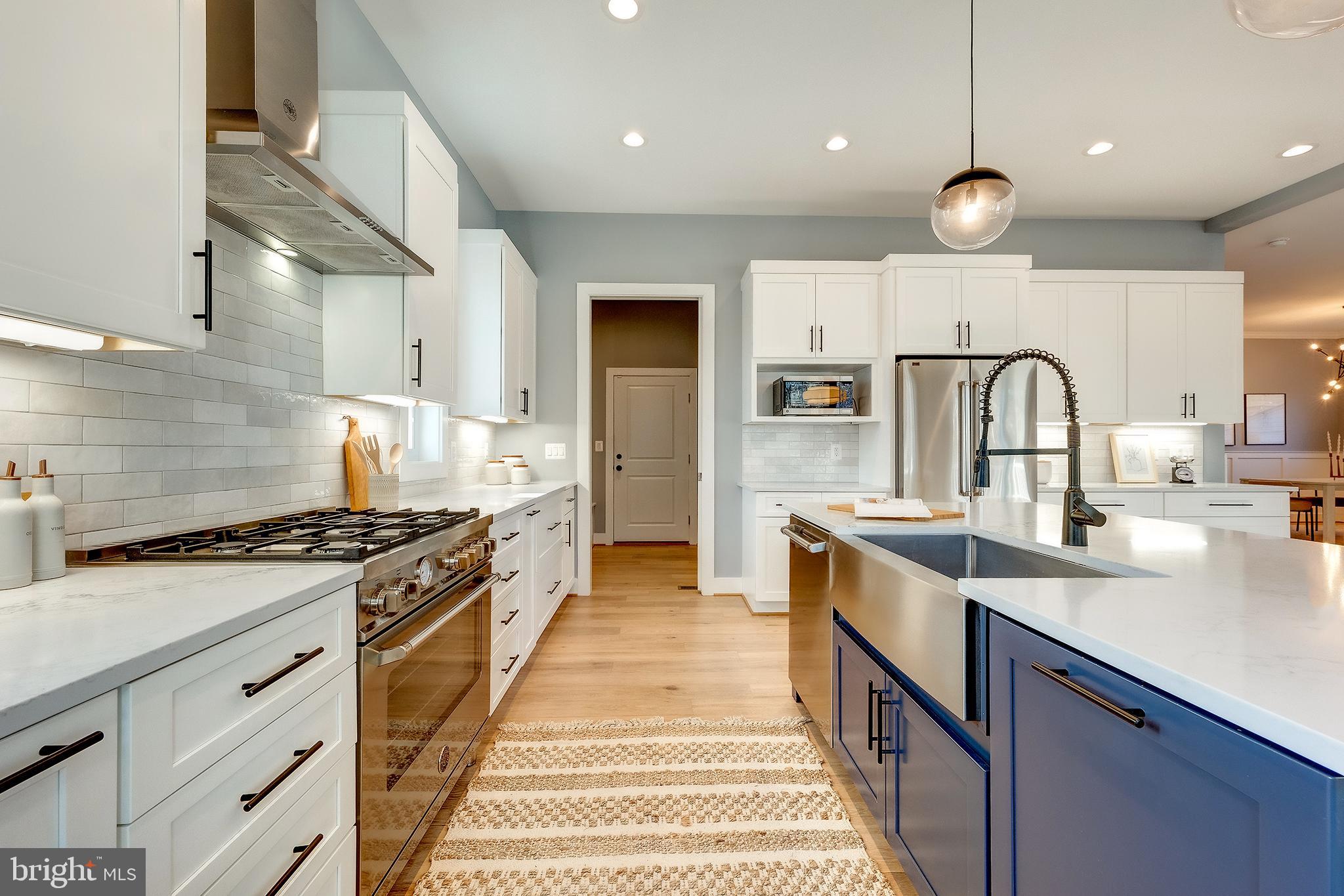 YORKTOWN - Residential