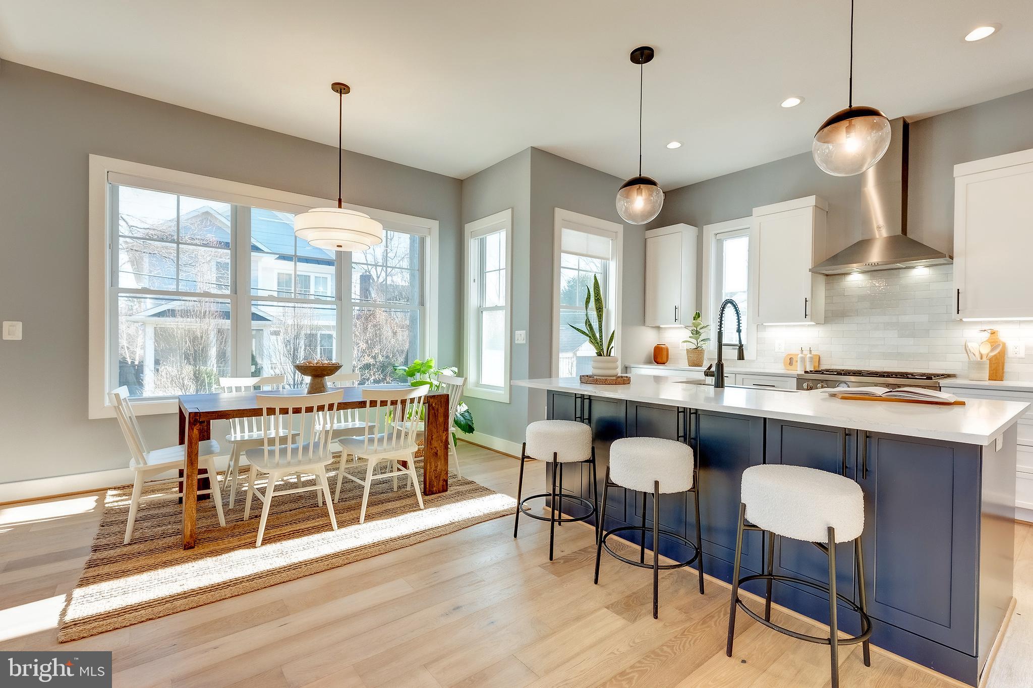 YORKTOWN - Residential