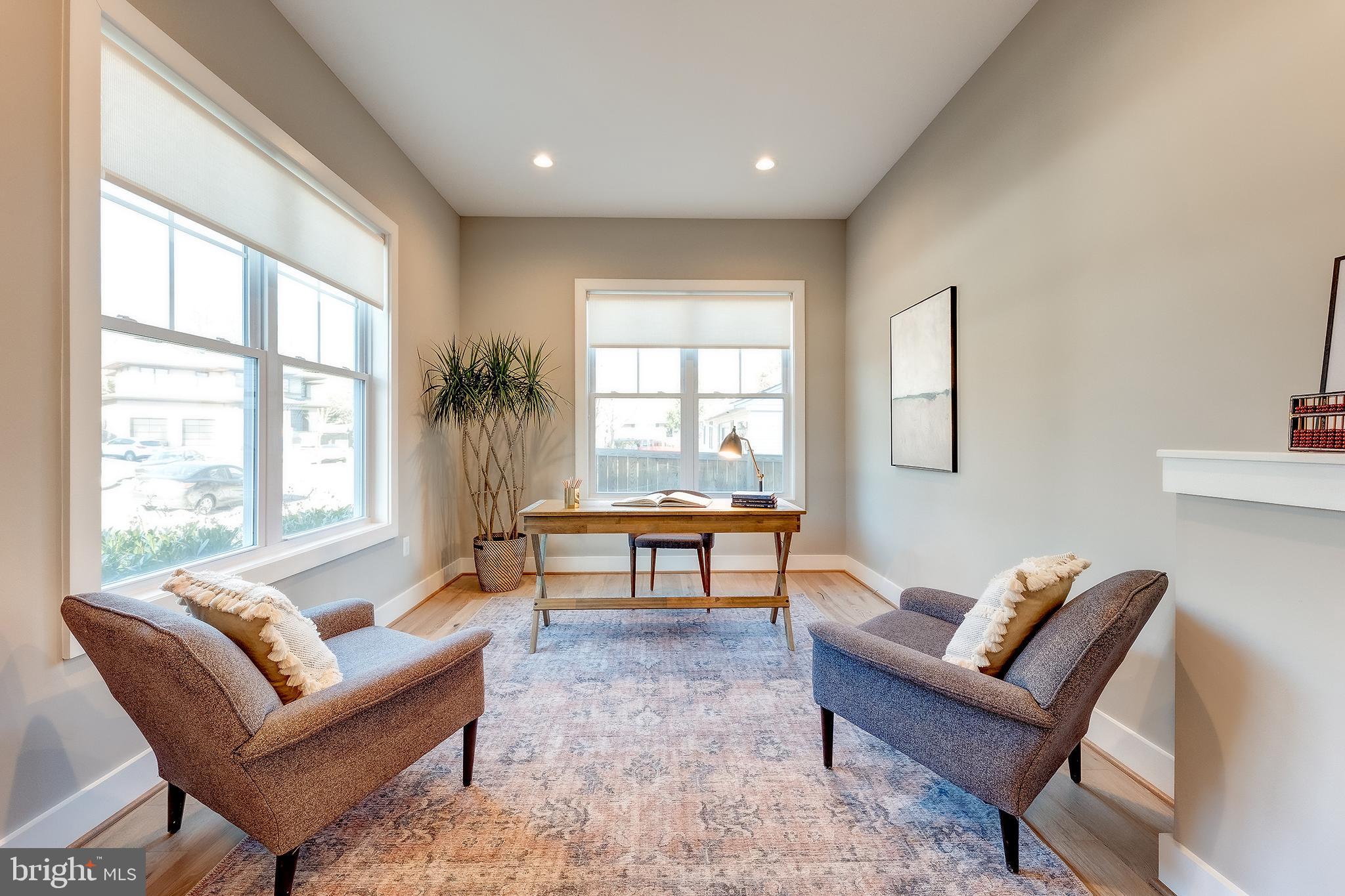 YORKTOWN - Residential