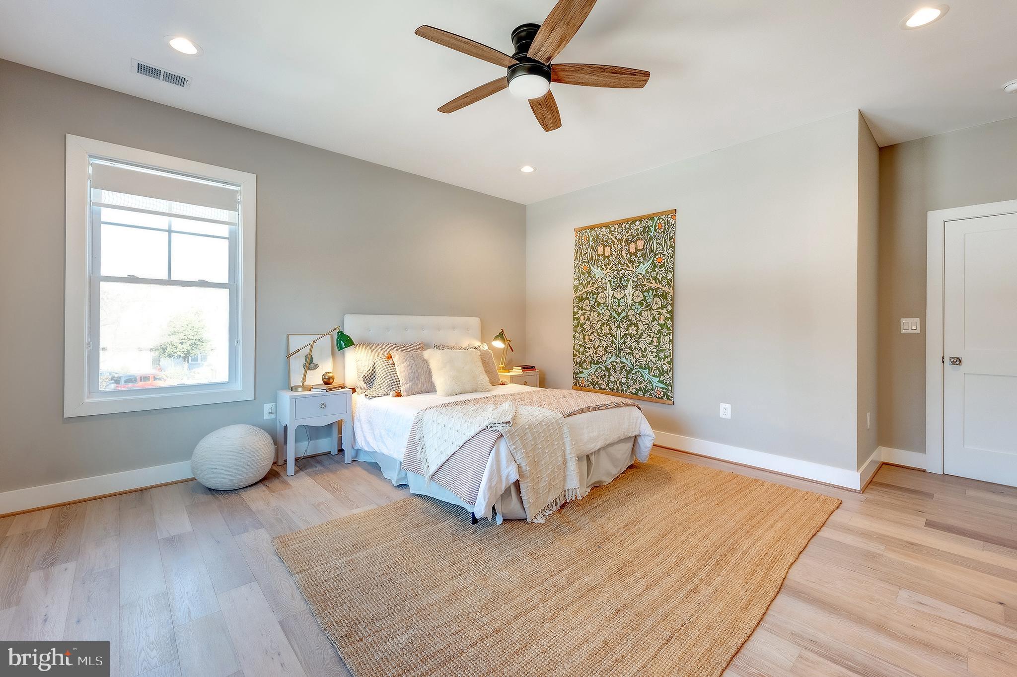 YORKTOWN - Residential