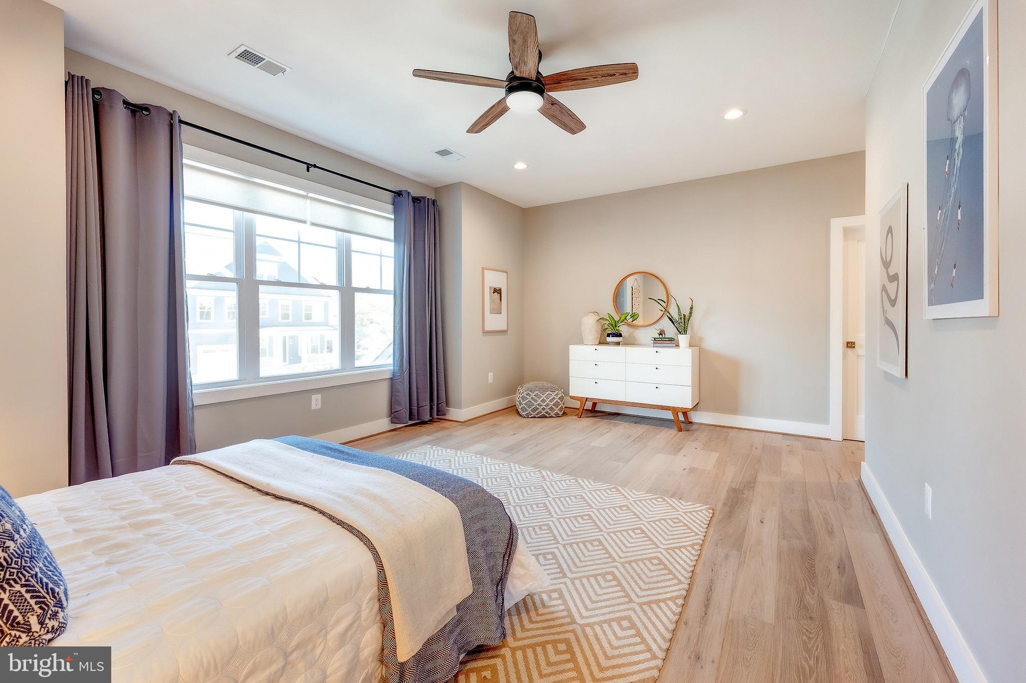 YORKTOWN - Residential