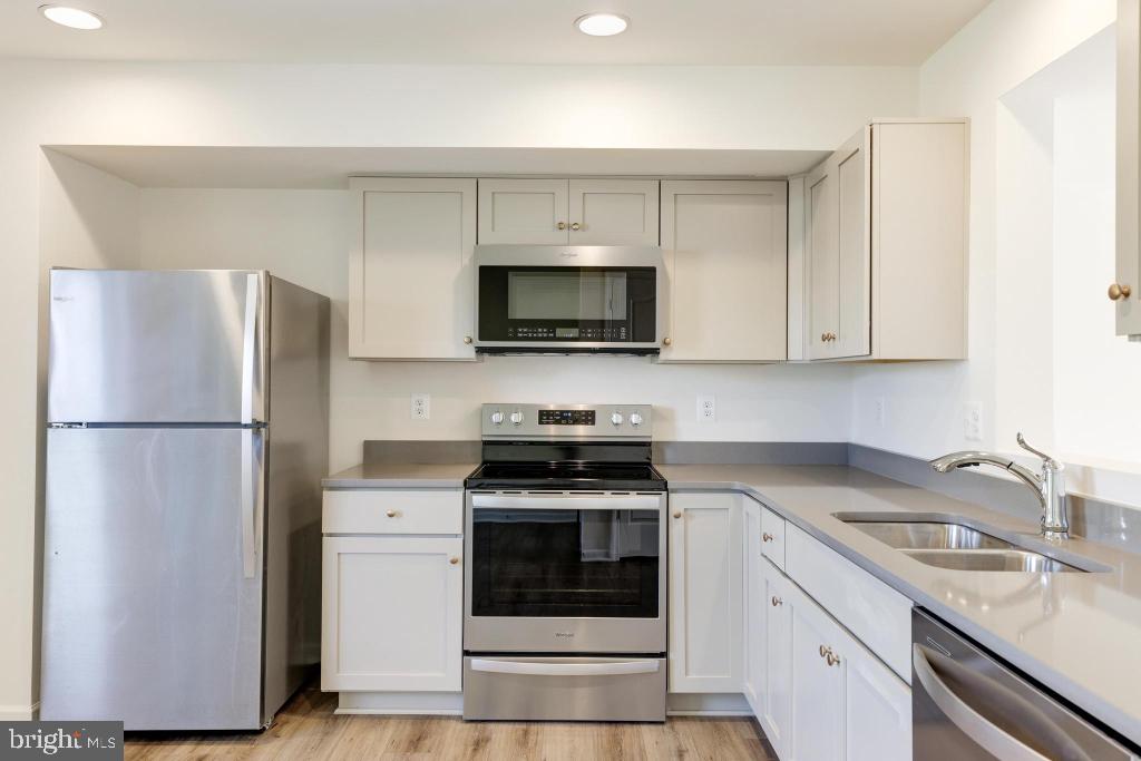 TOWNES AT TATE MANOR - Residential Lease